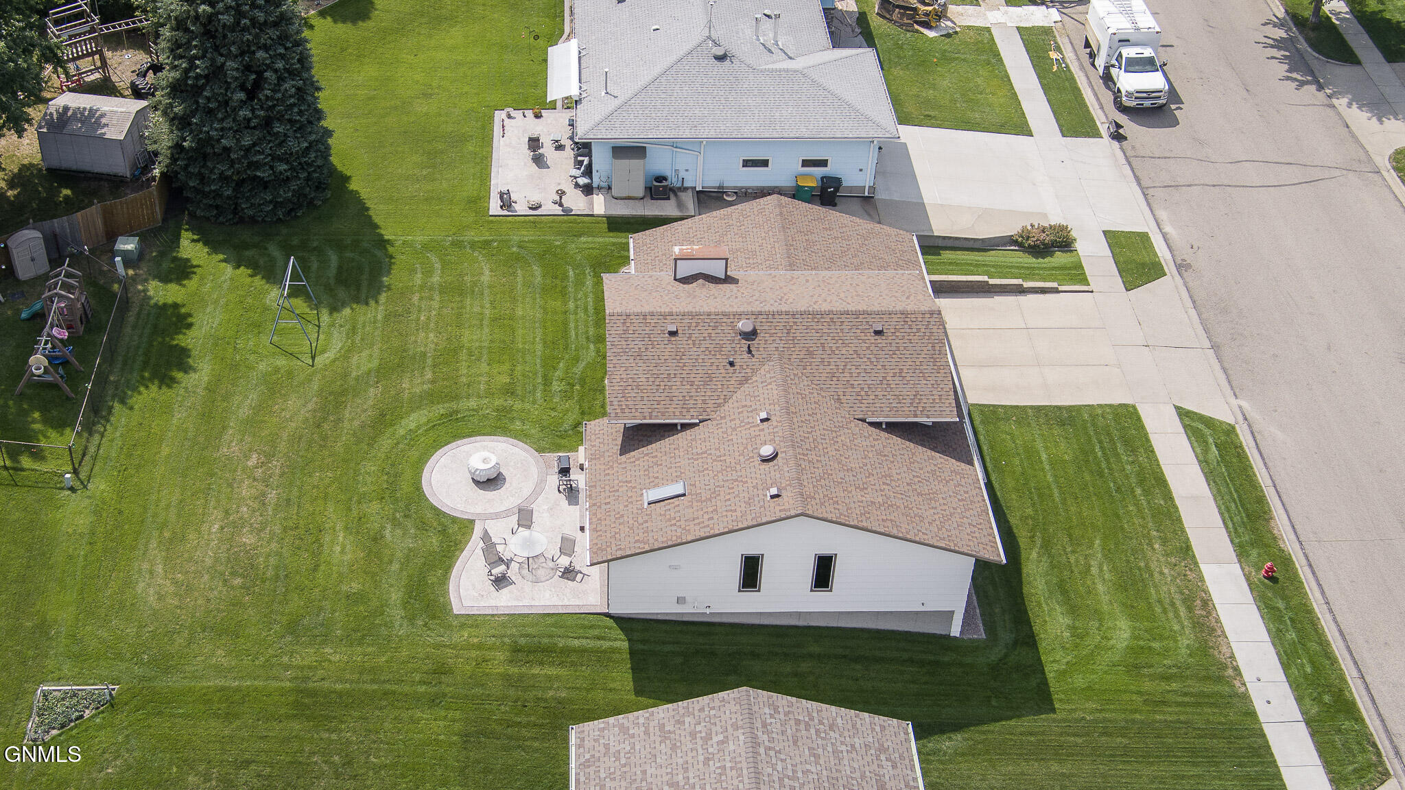 main property photo 50