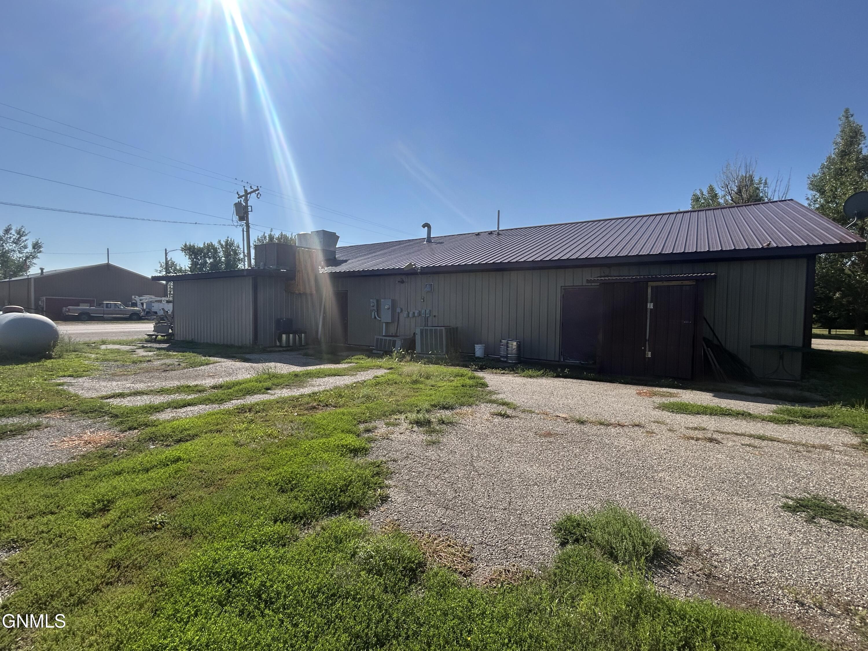 main property photo 5