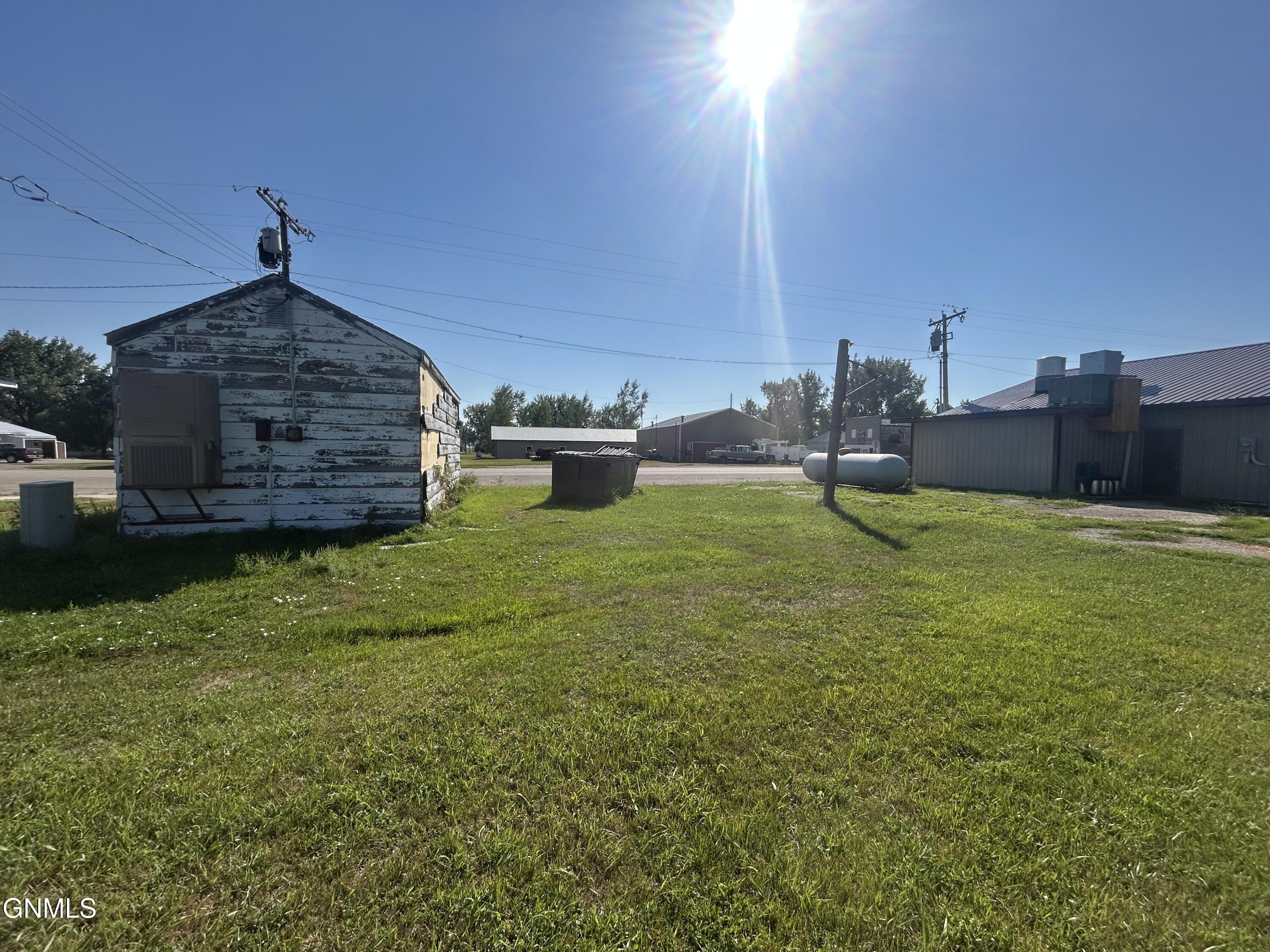 main property photo 7