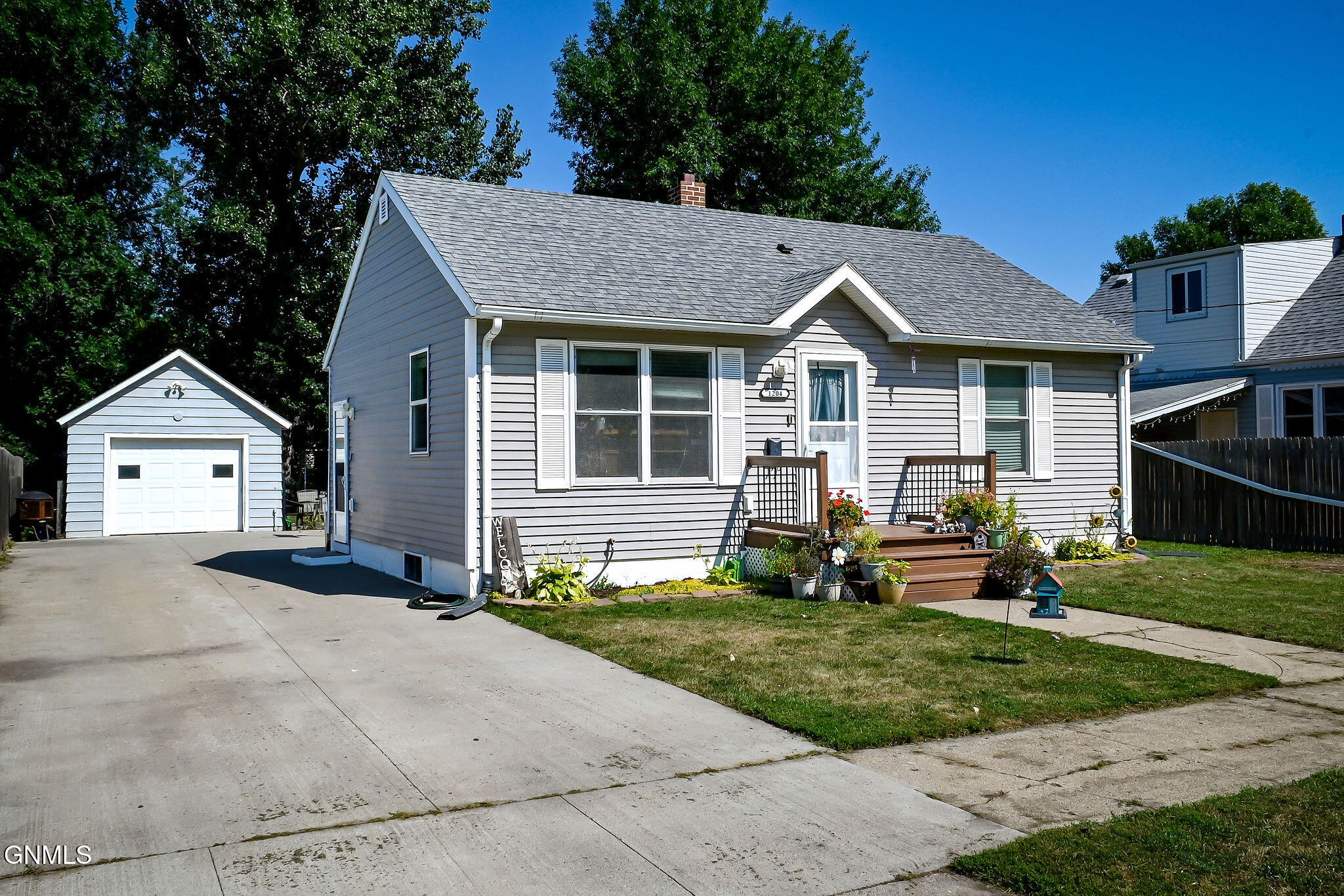 main property photo 2