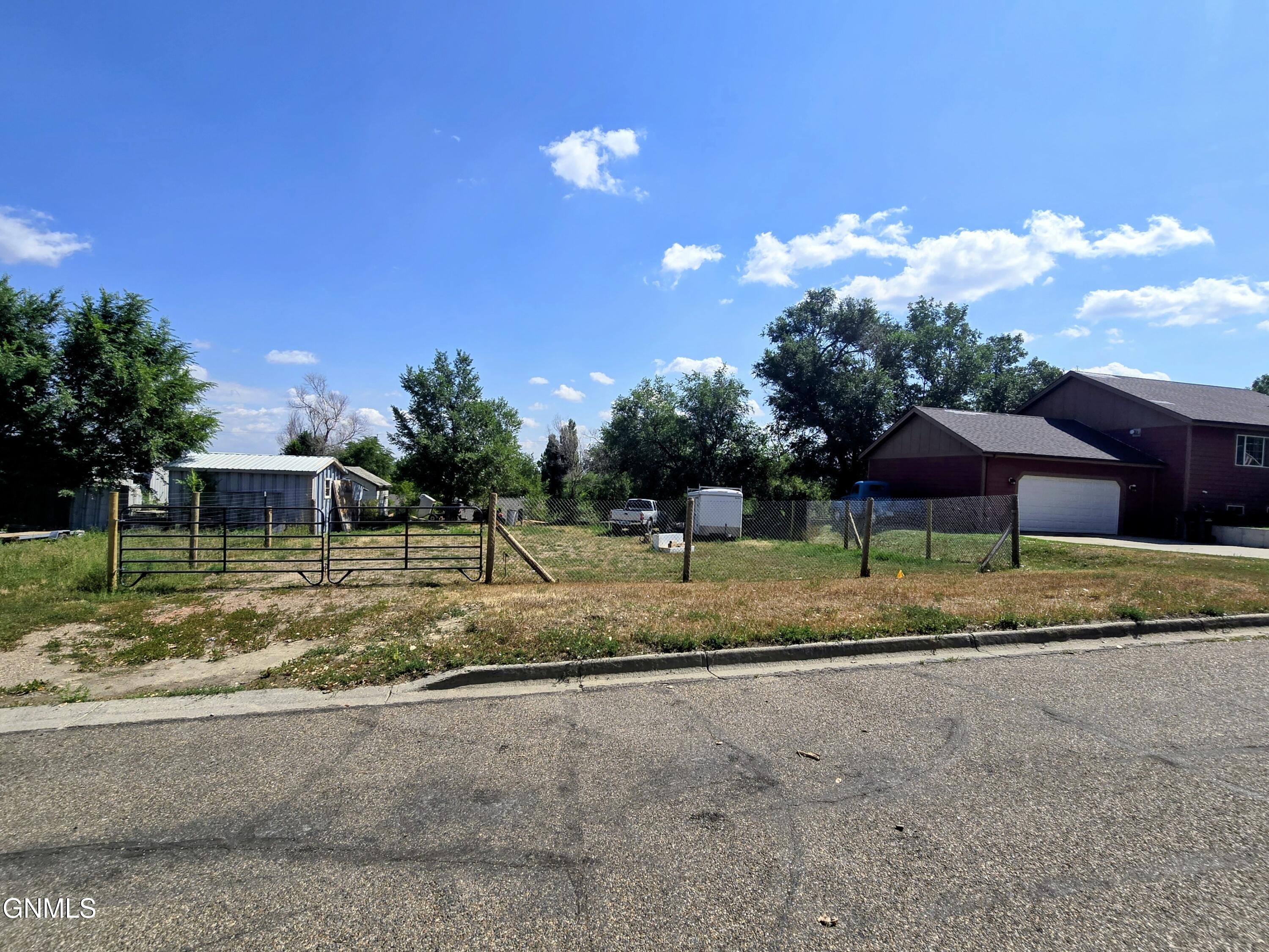 main property photo 10
