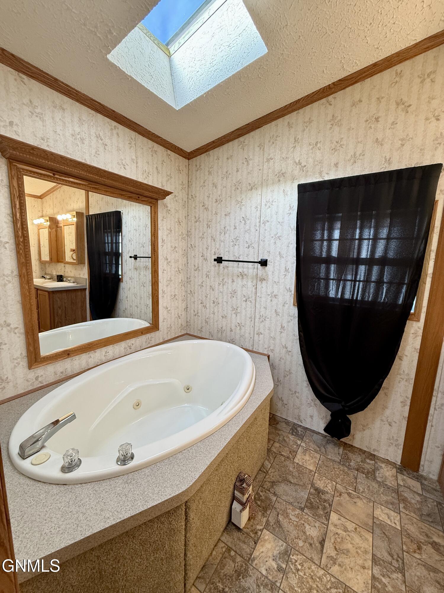 main property photo 16