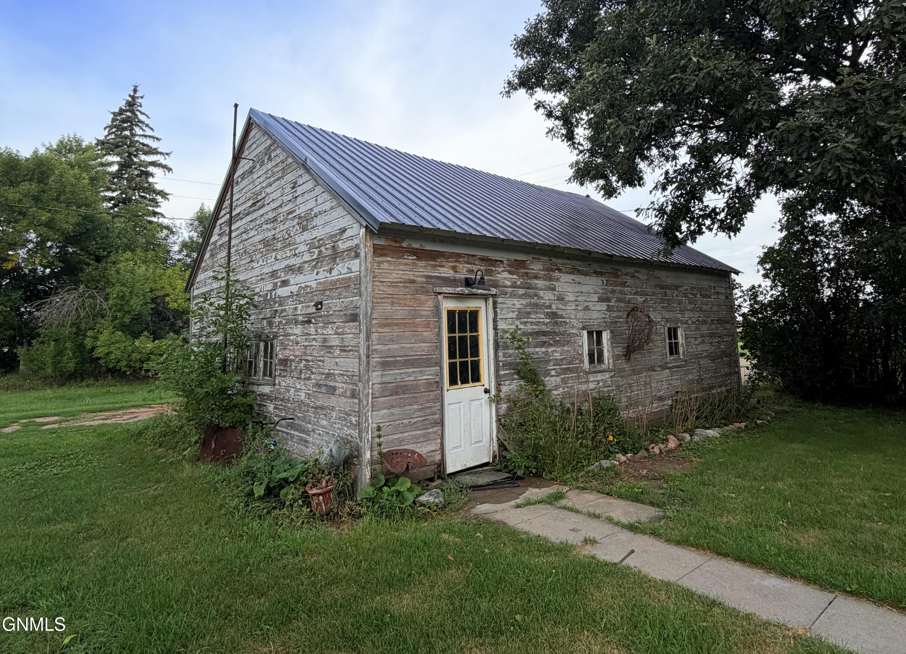main property photo 4
