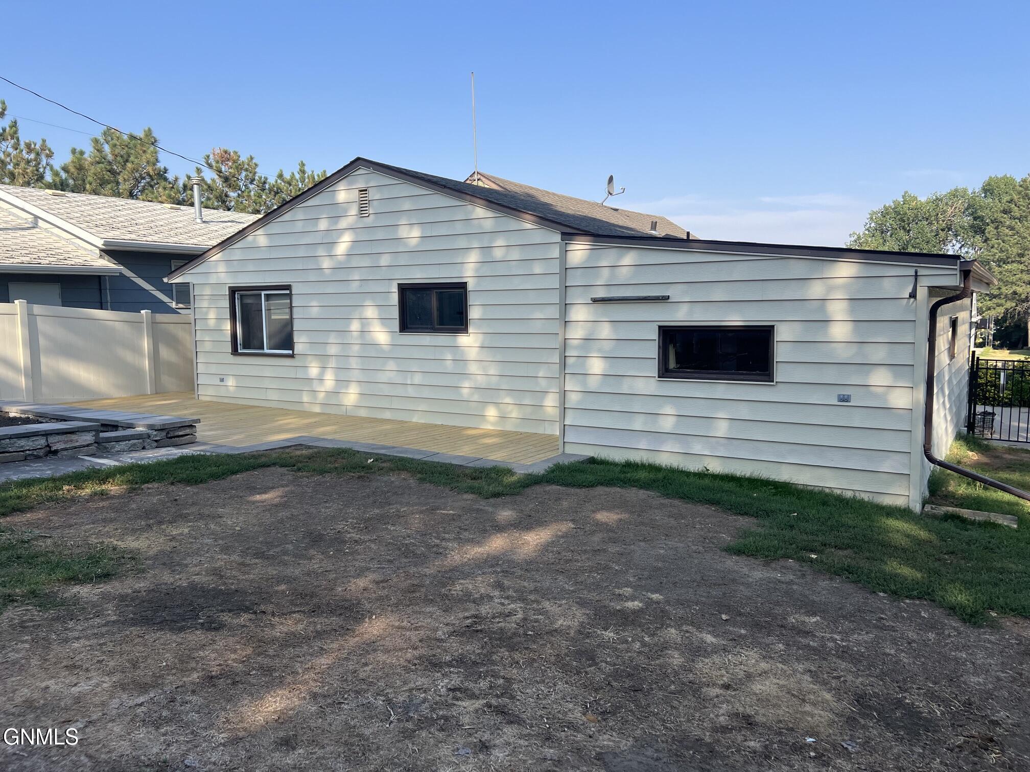 main property photo 15