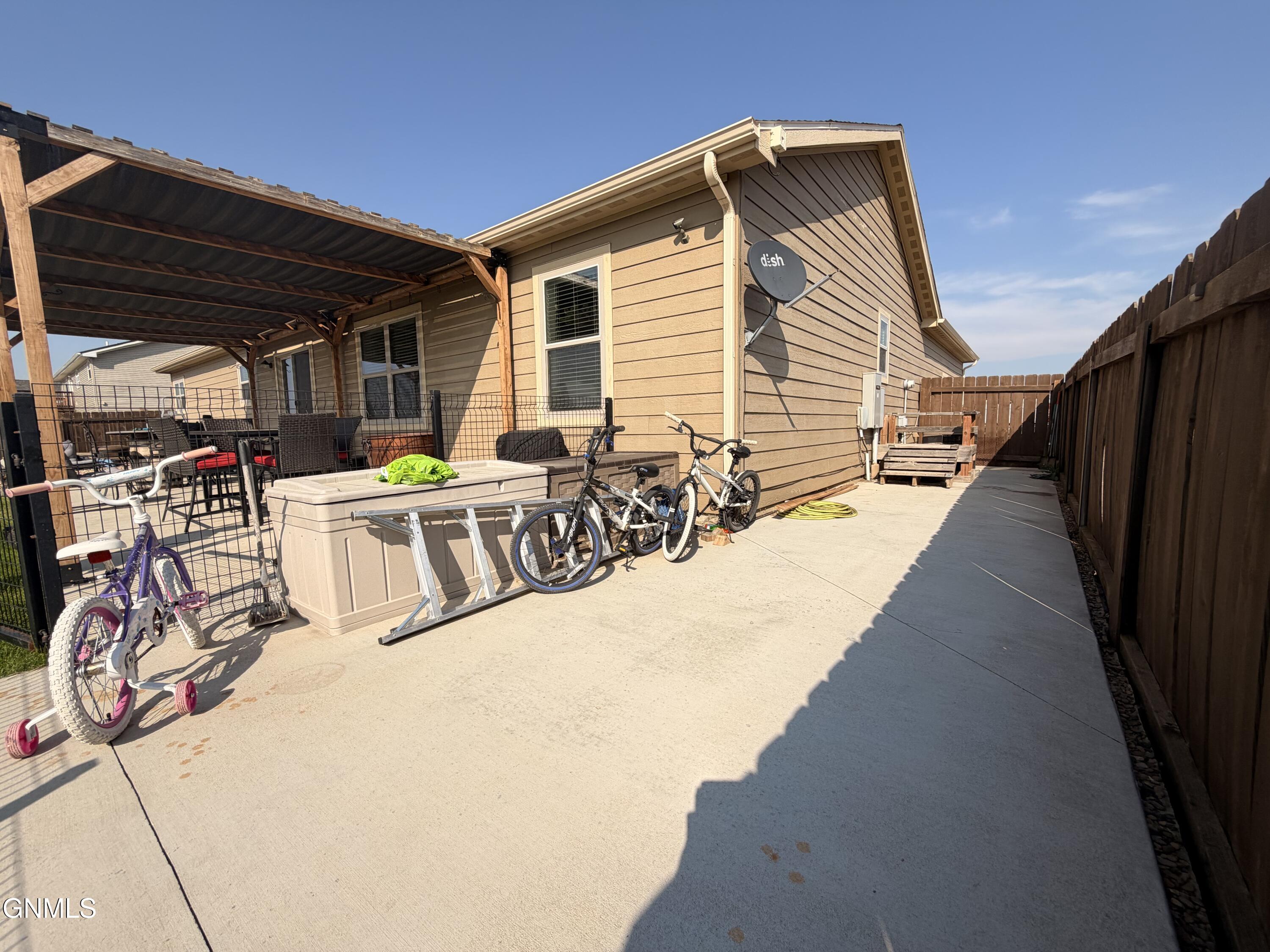 main property photo 45
