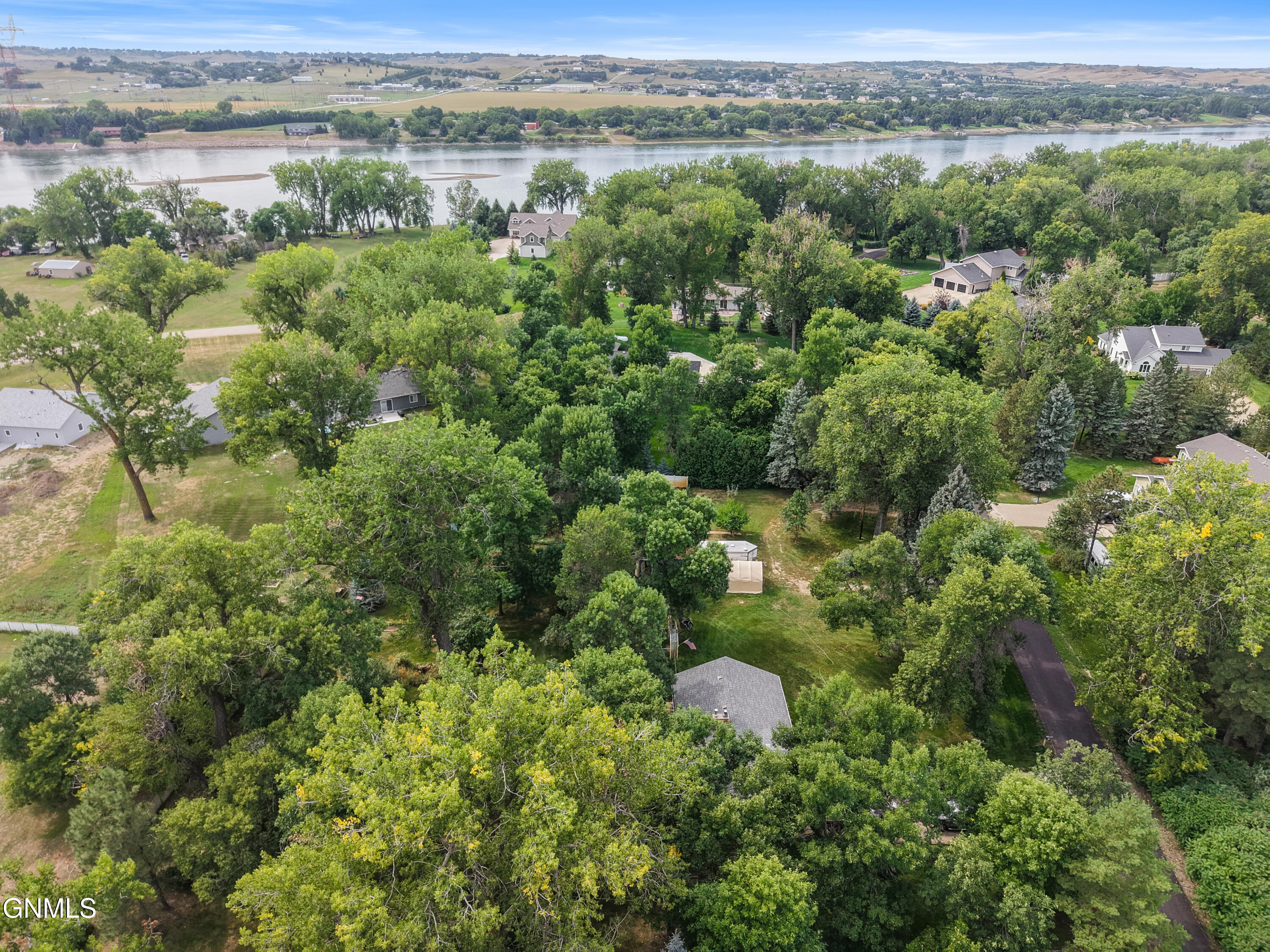 main property photo 48