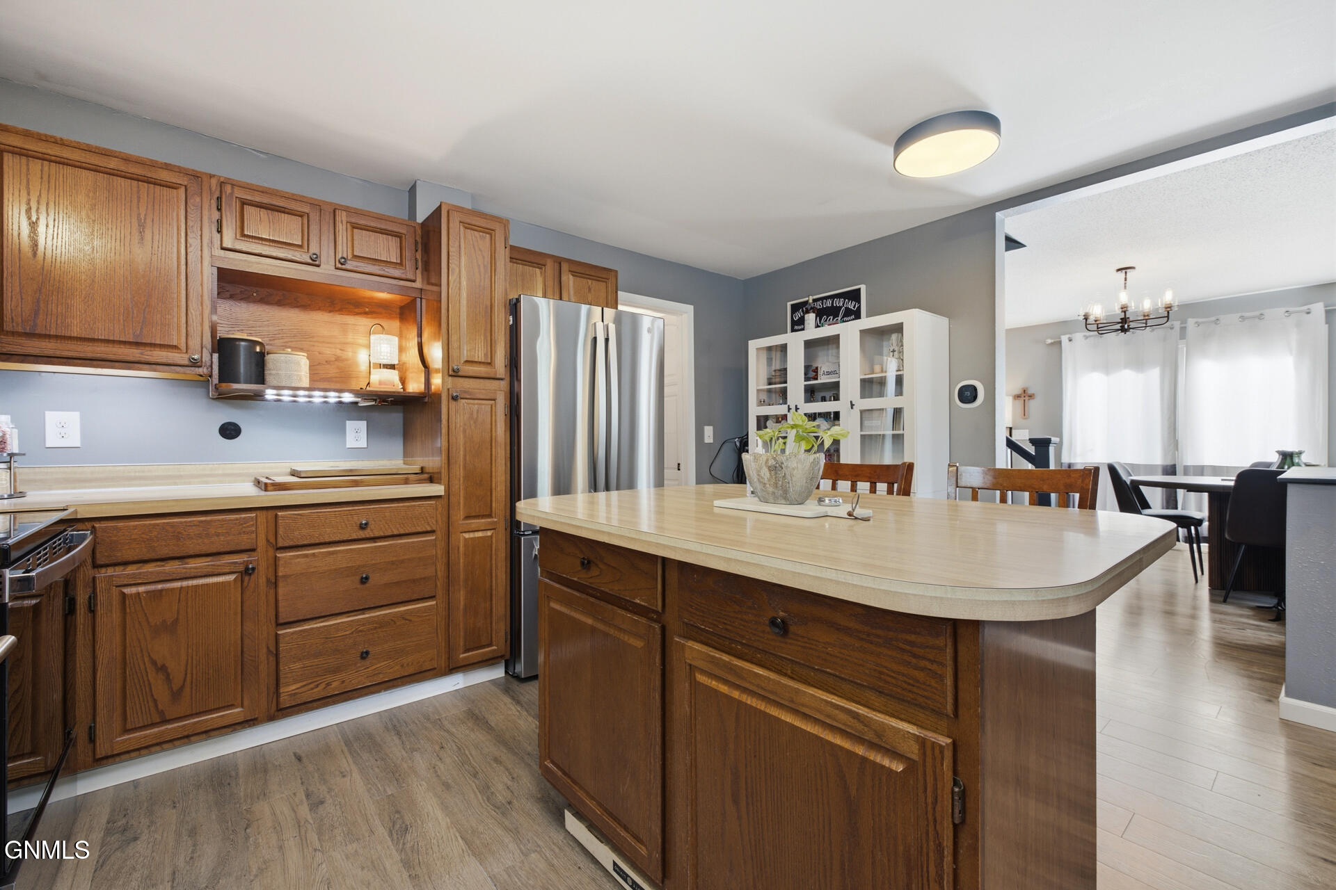 main property photo 28
