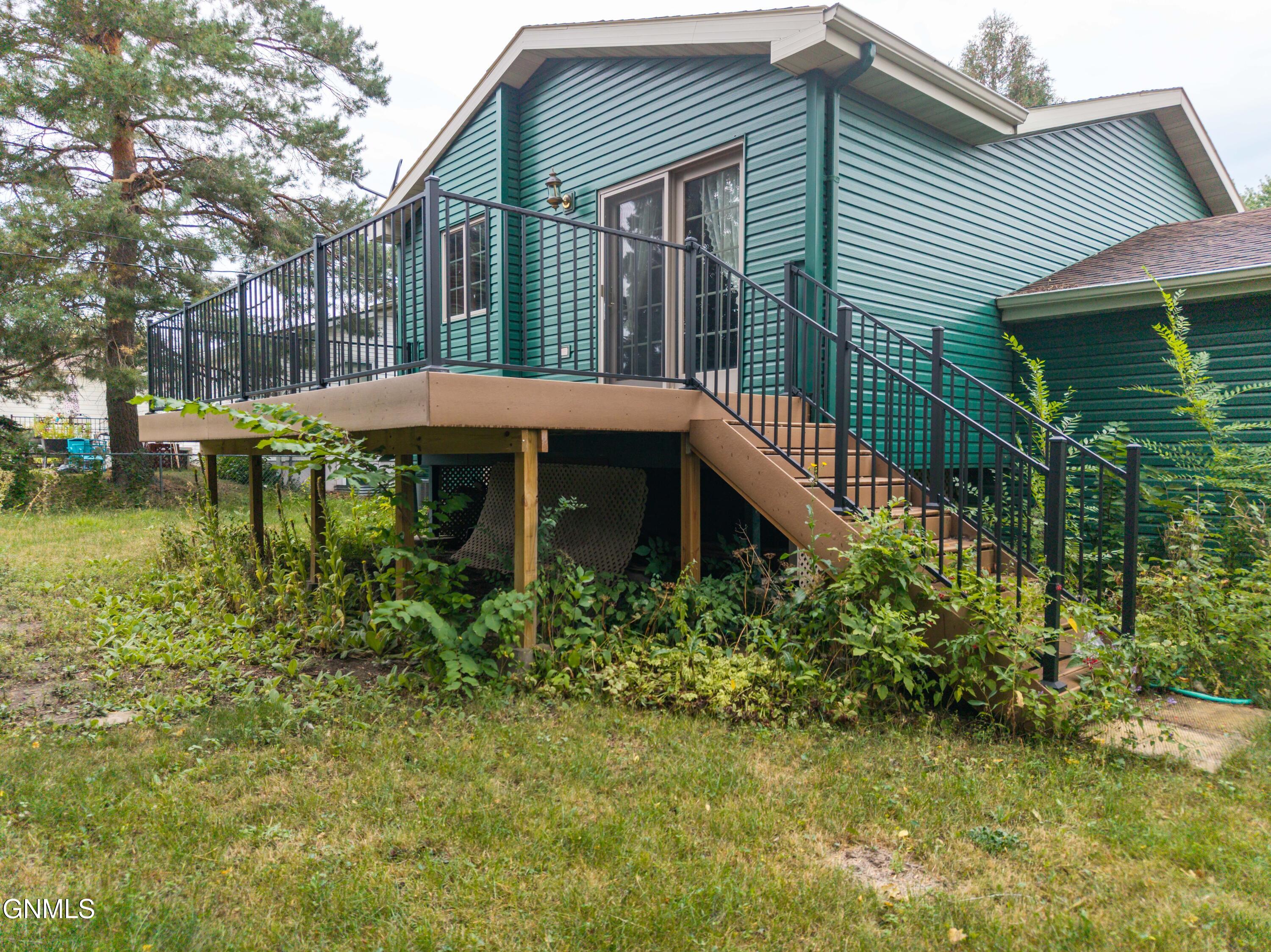 main property photo 33