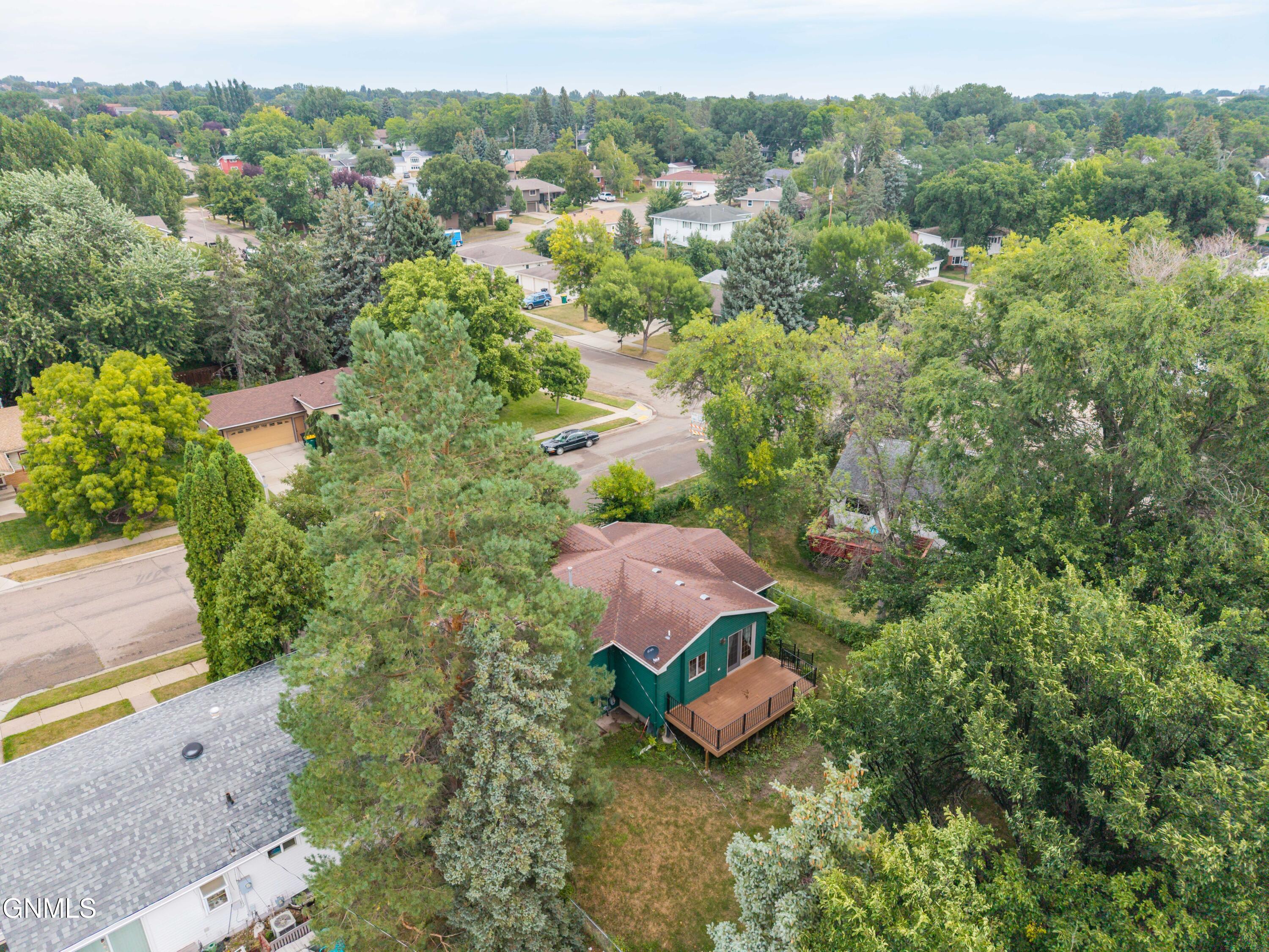 main property photo 35