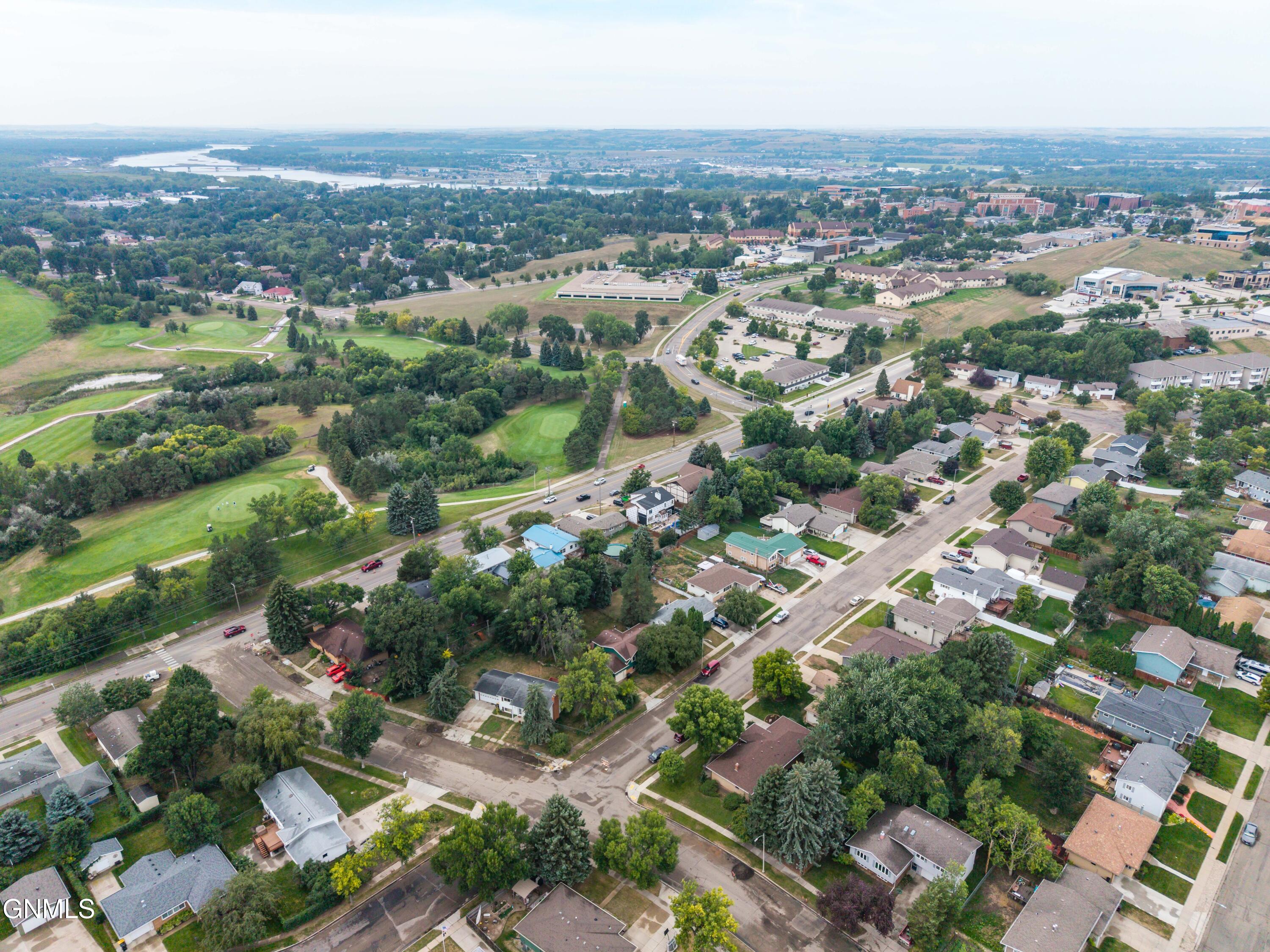 main property photo 37