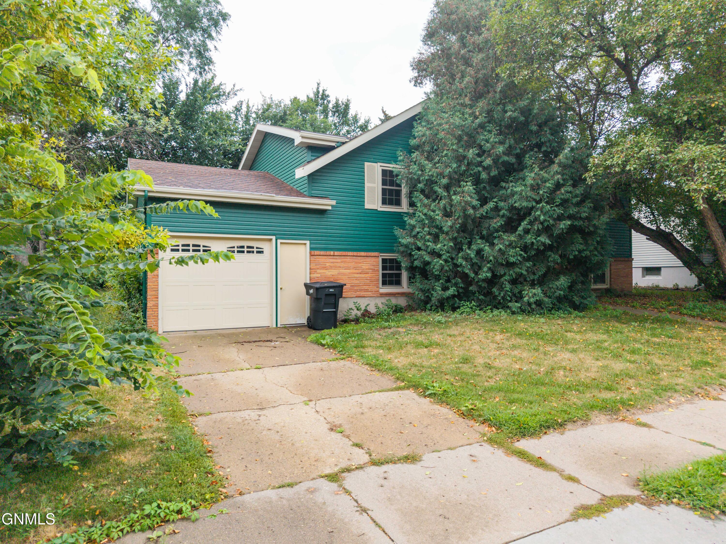 main property photo 5