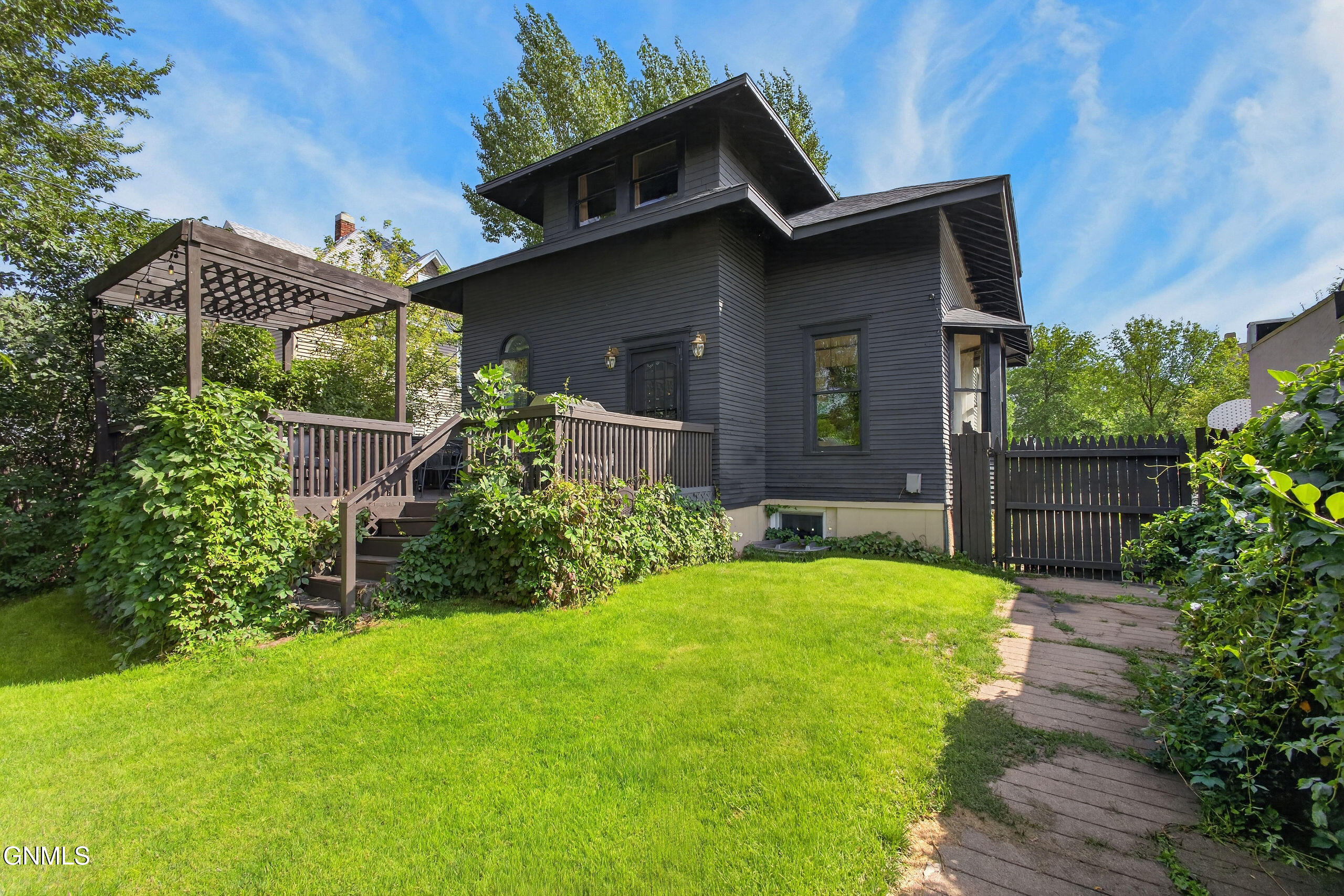 main property photo 3