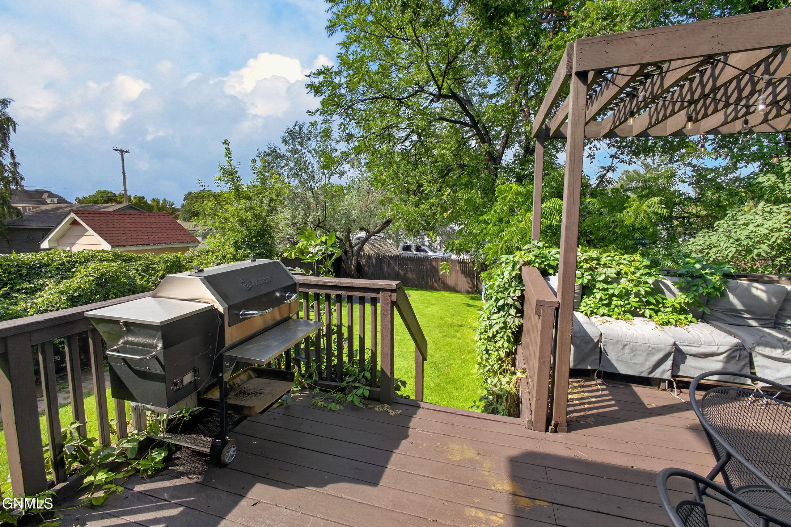 main property photo 9