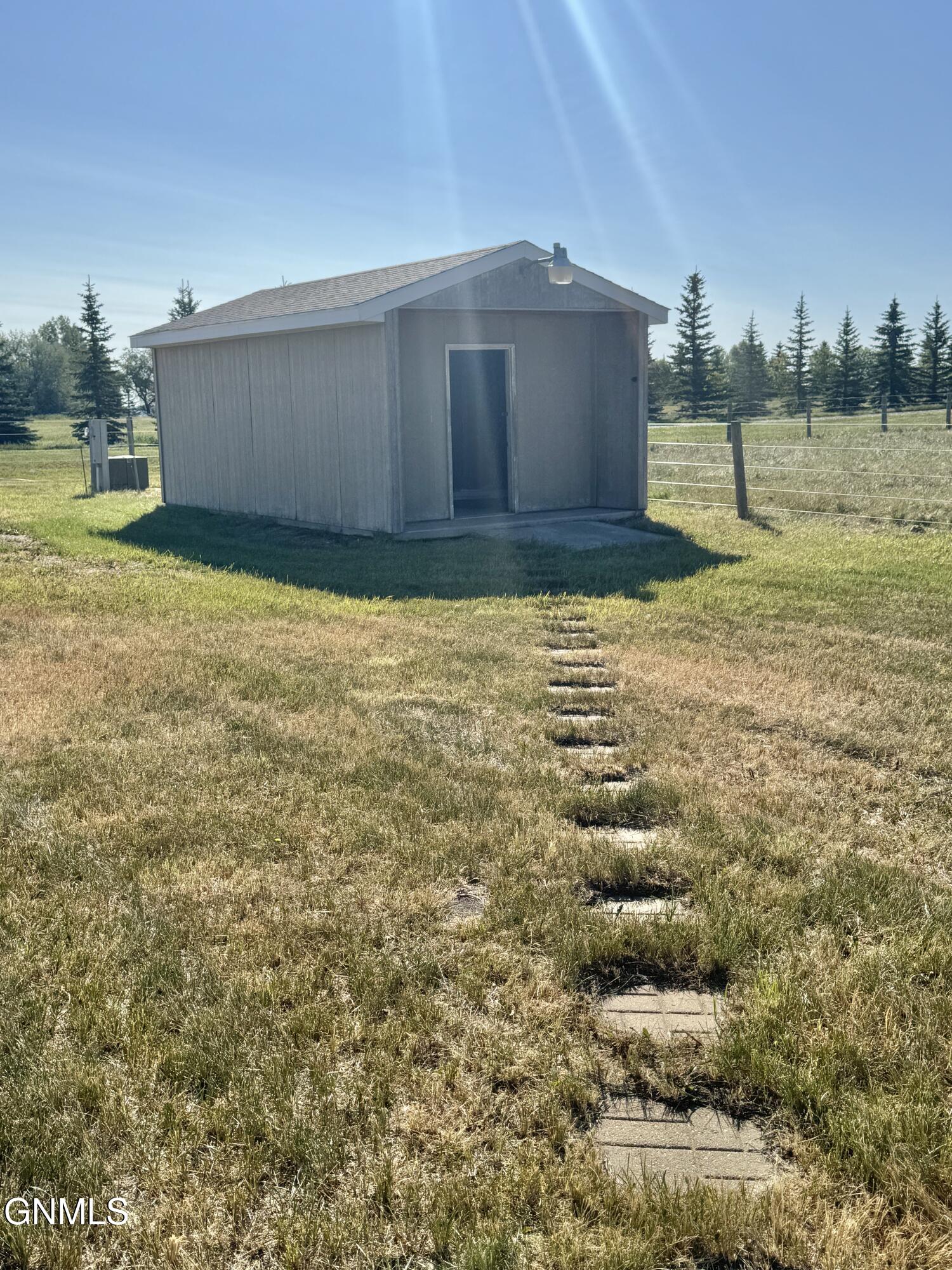 main property photo 34