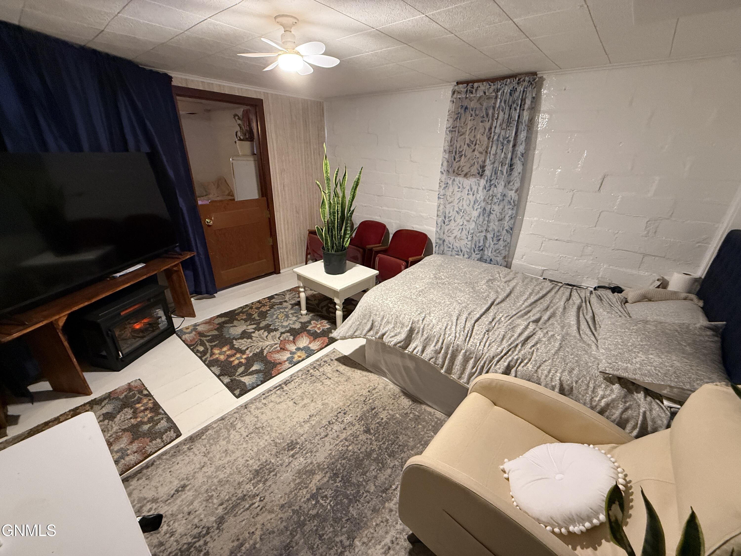 main property photo 18