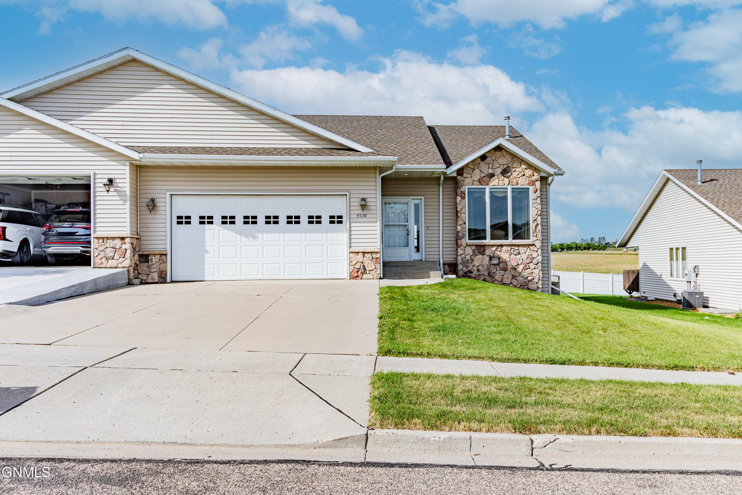 main property photo 0