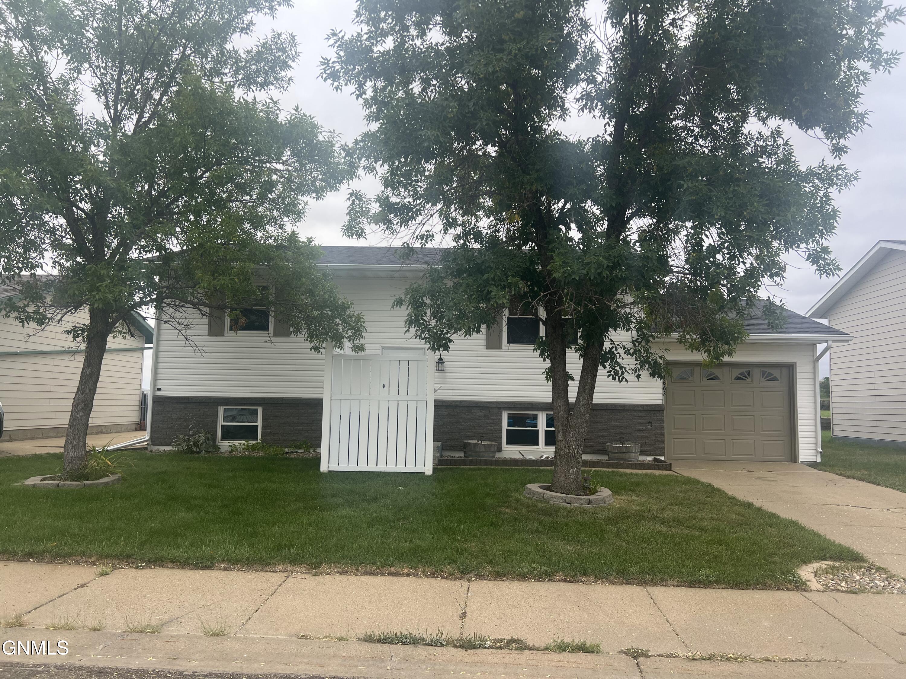 main property photo 0