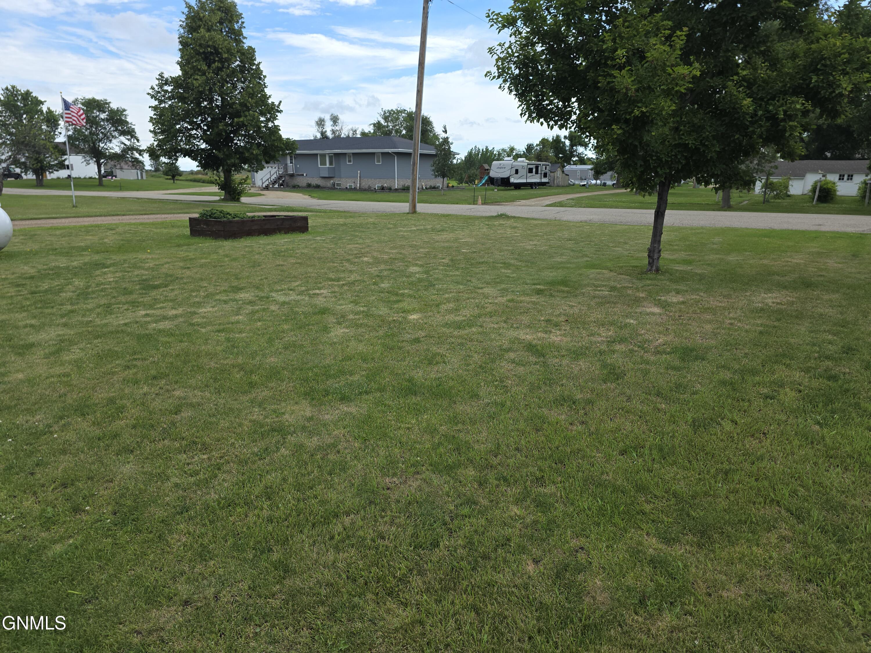 main property photo 41