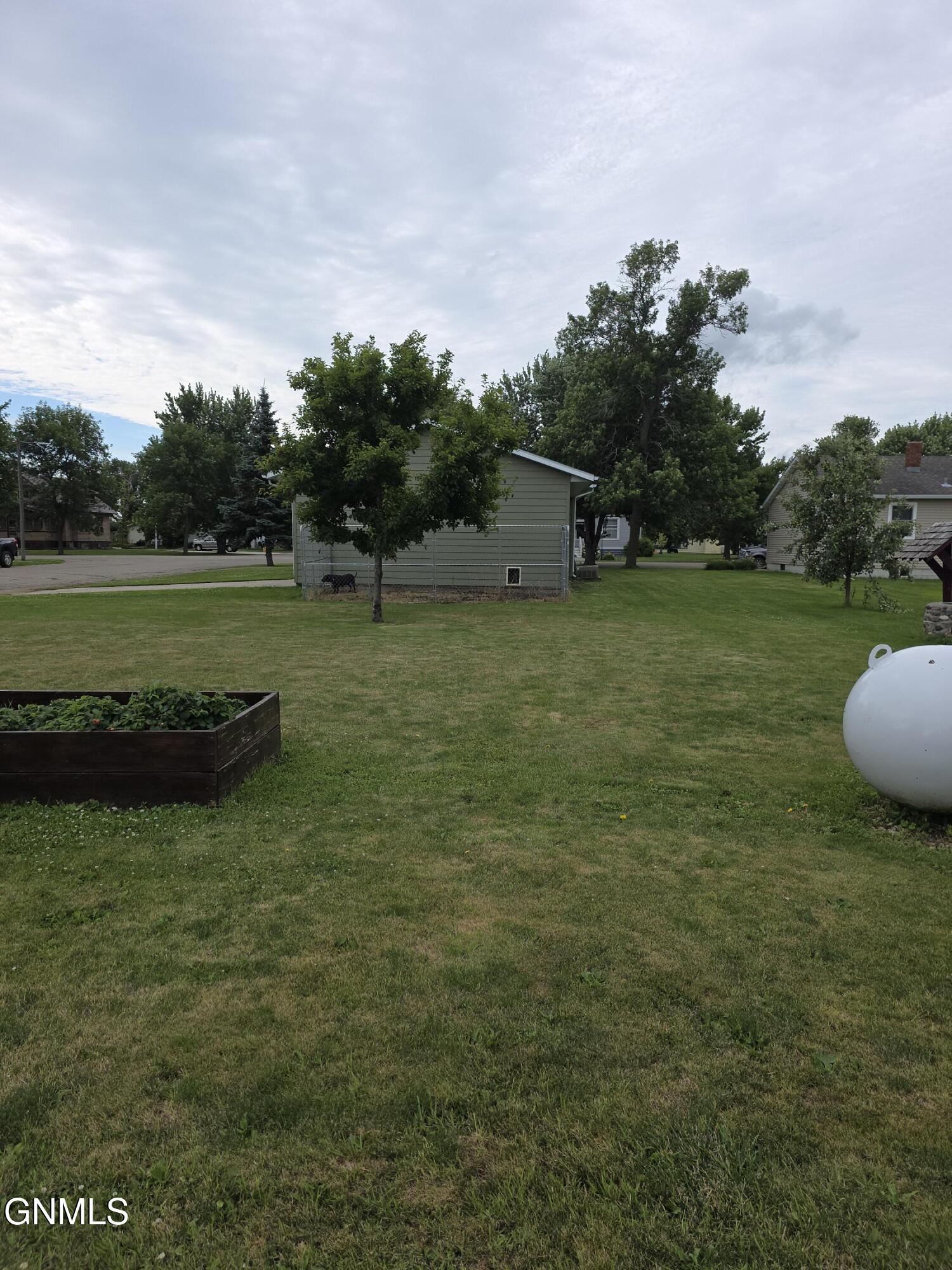 main property photo 42