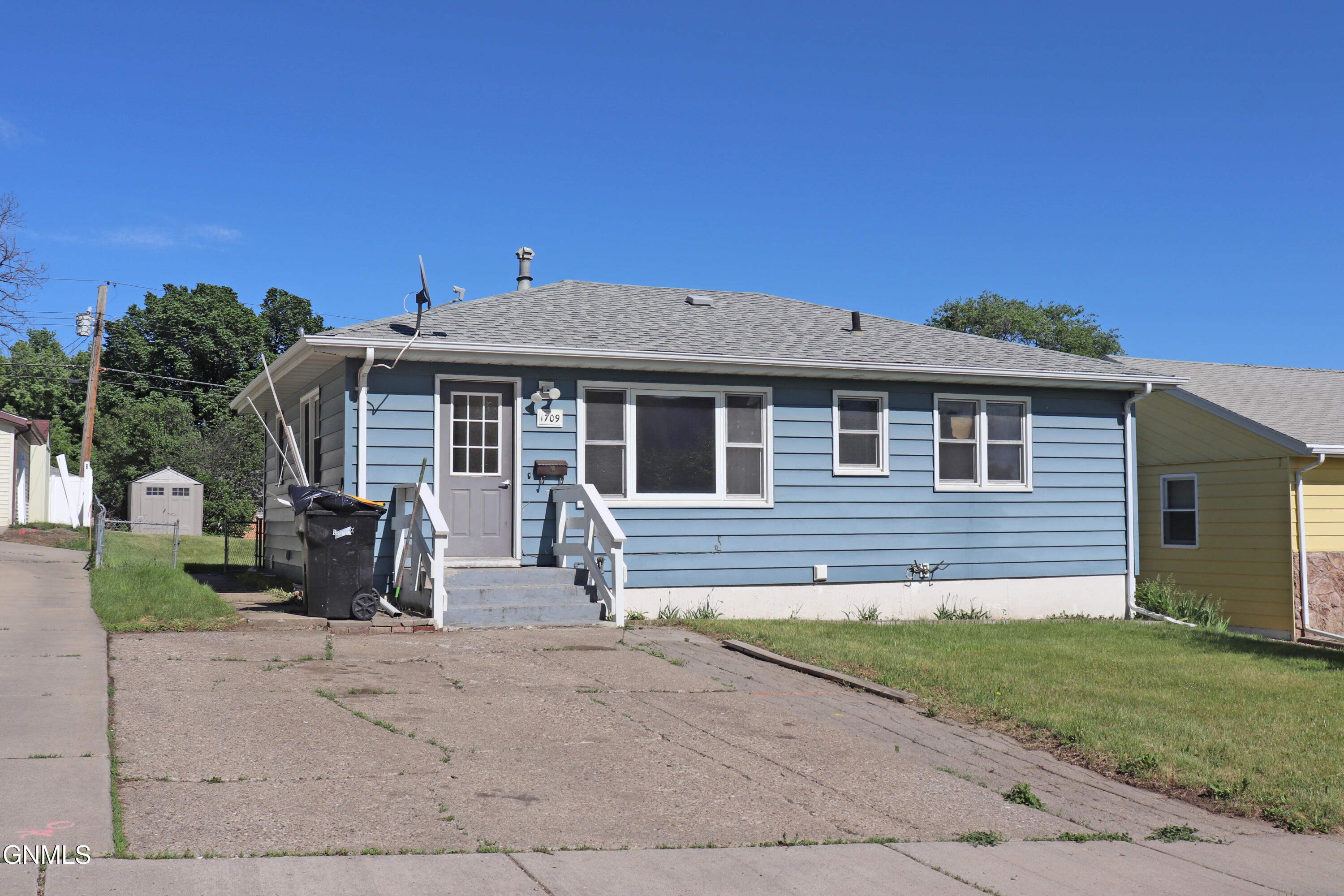 main property photo 0