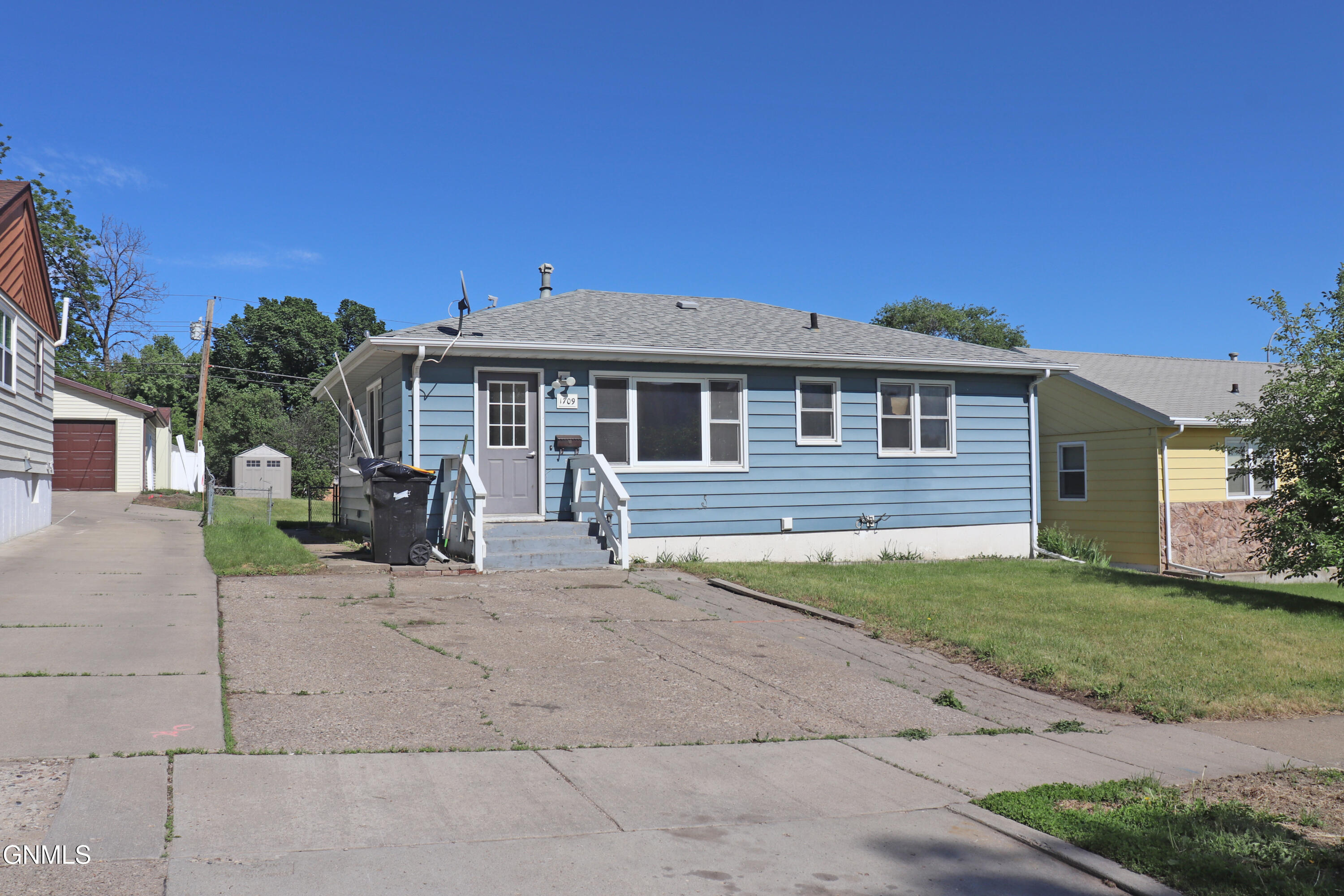main property photo 42