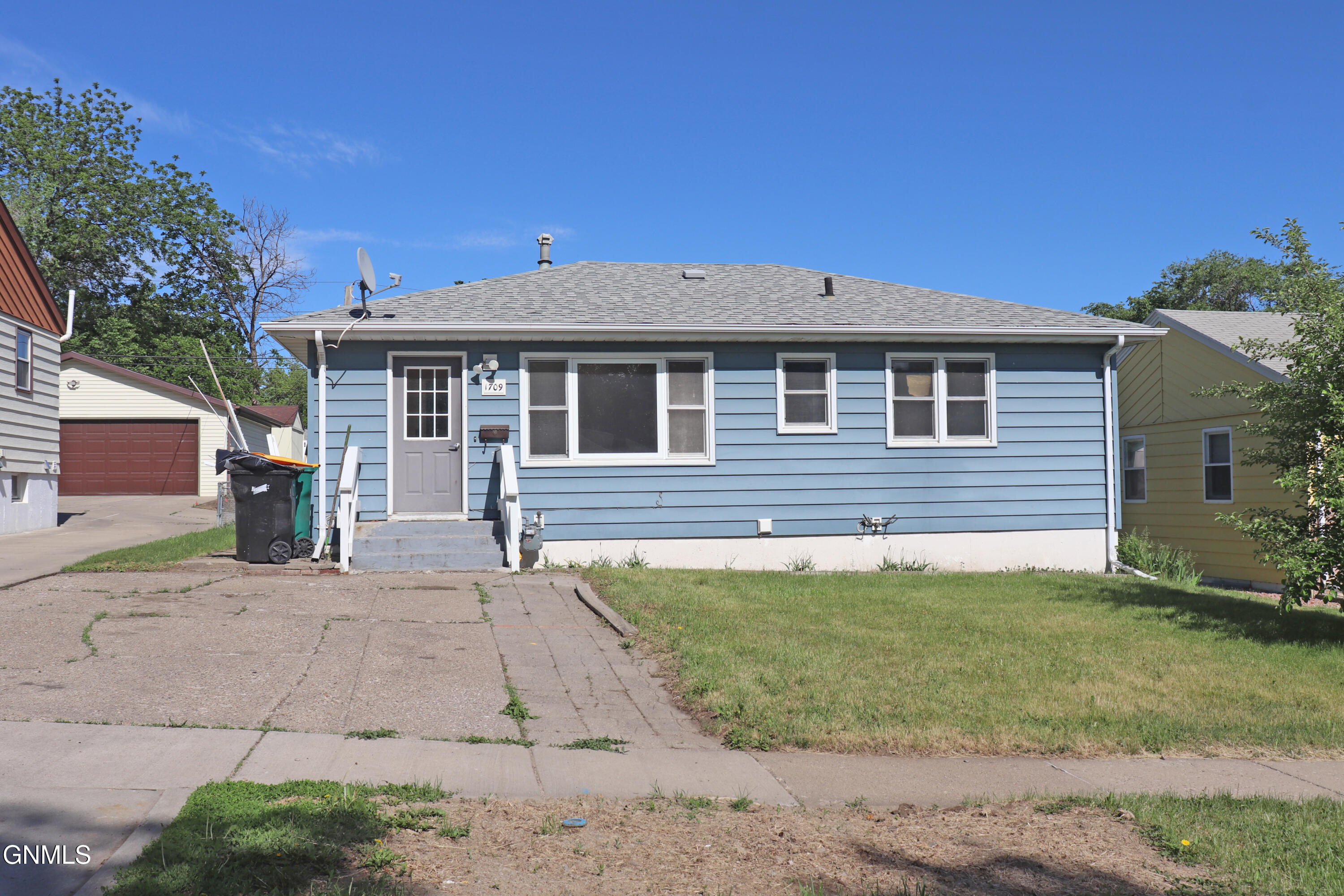 main property photo 43