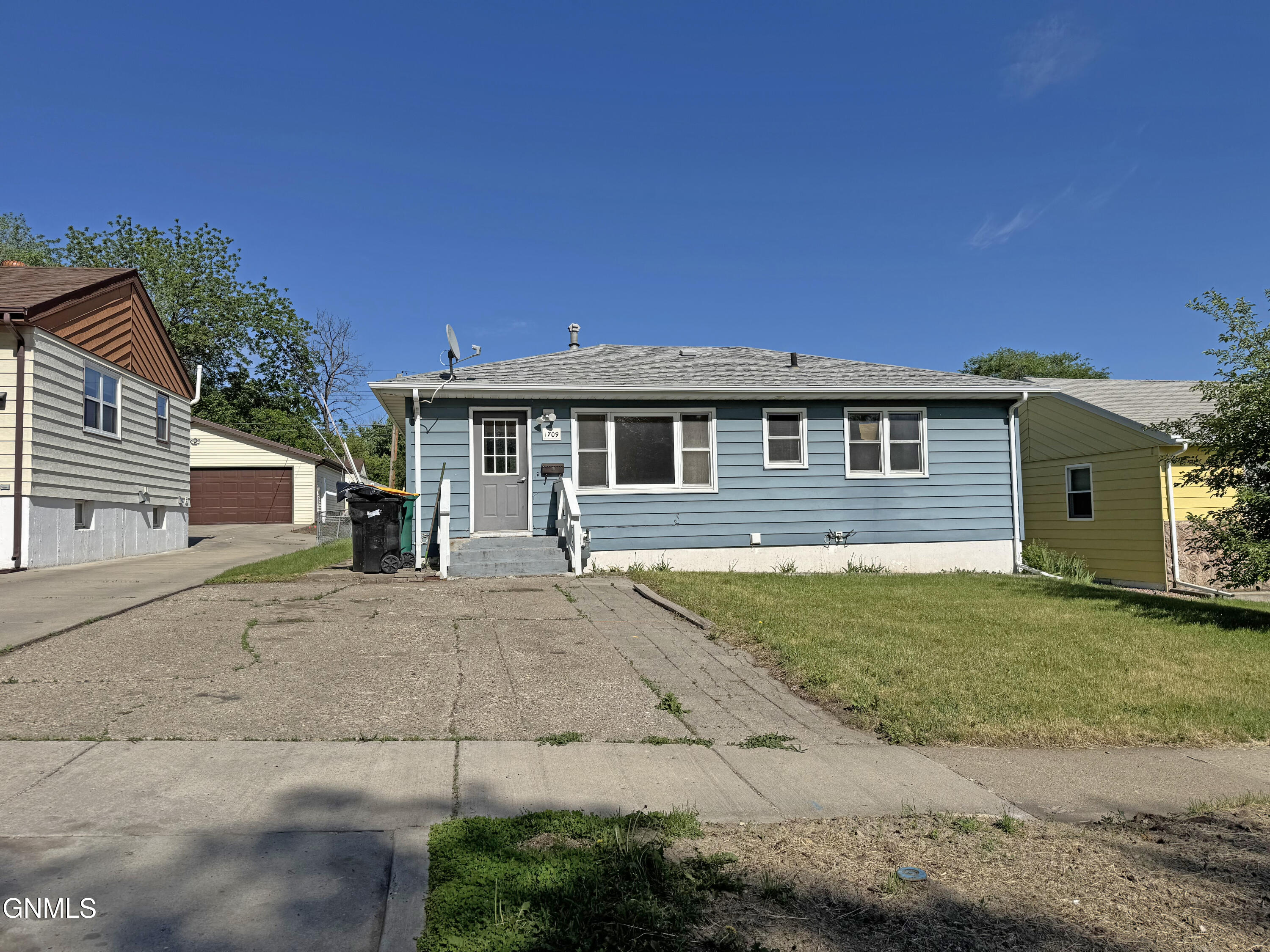 main property photo 44