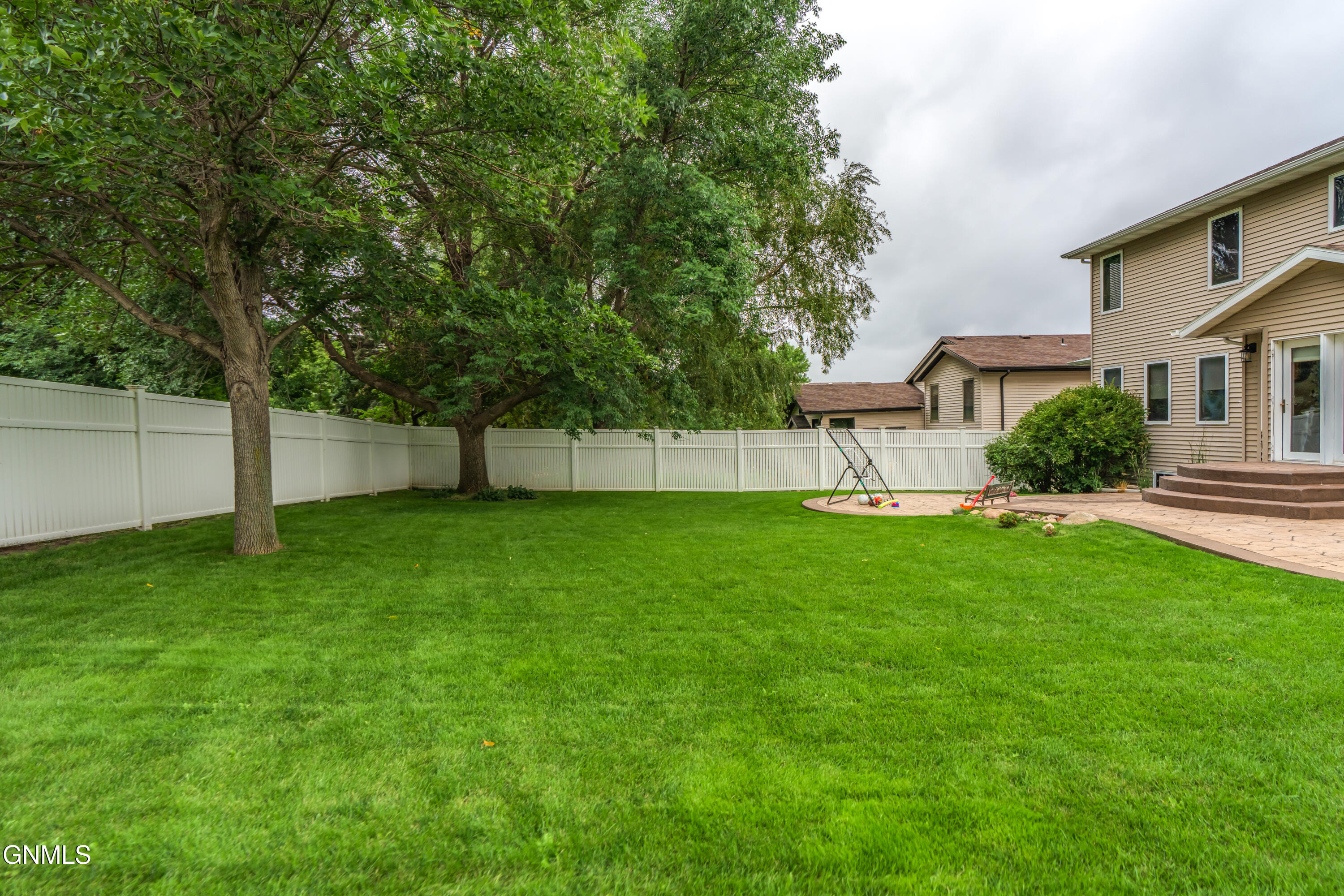 main property photo 77