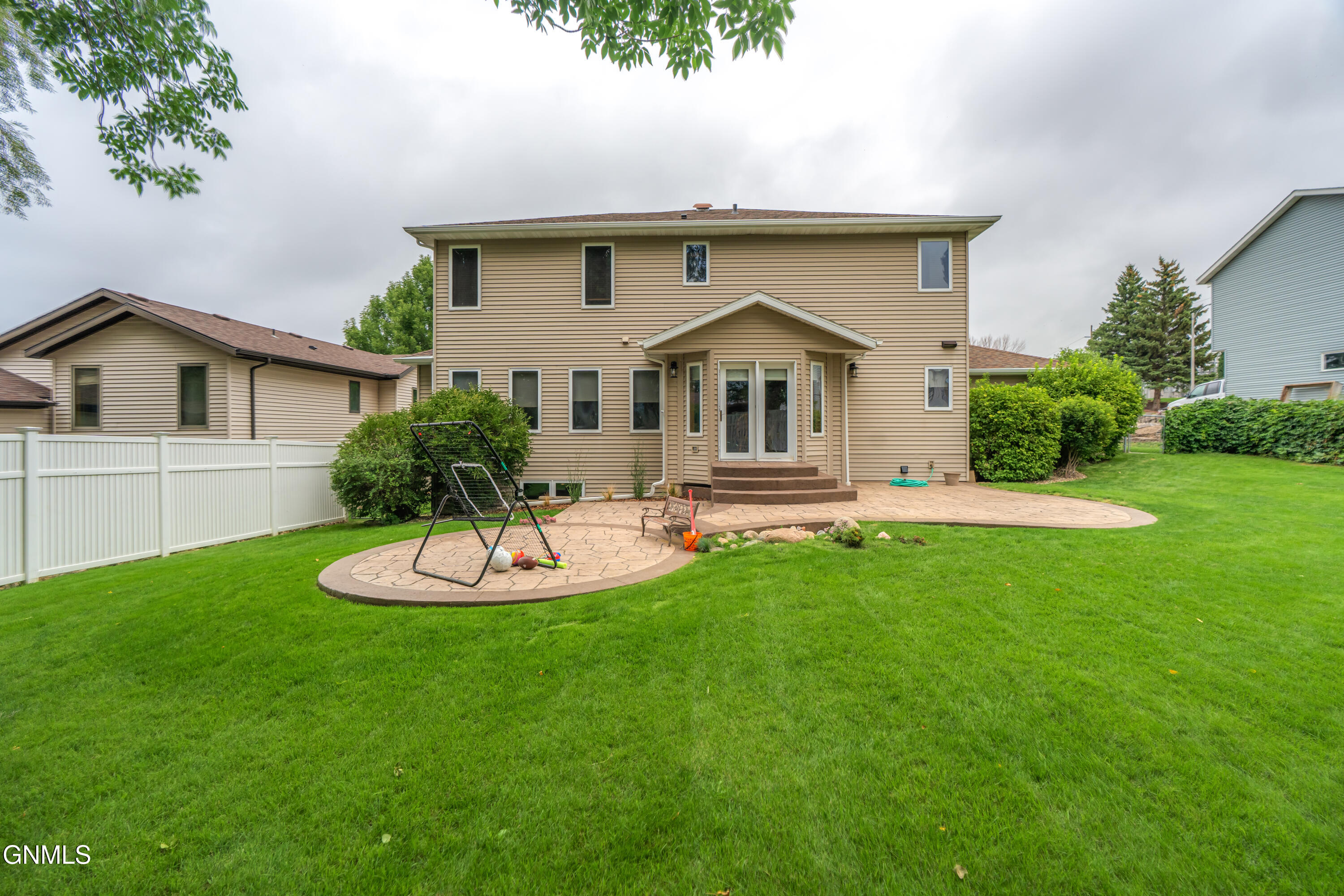 main property photo 78