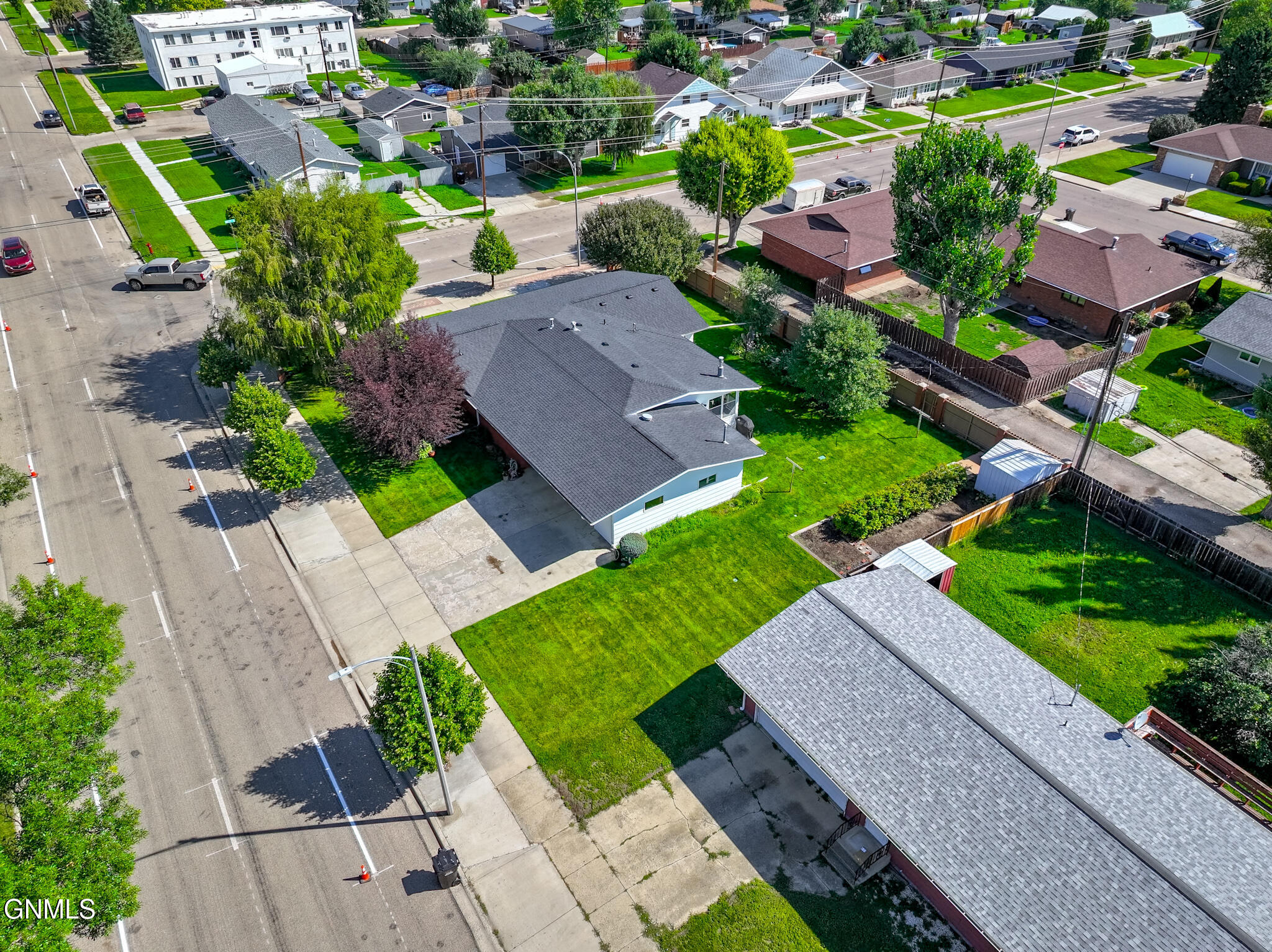 main property photo 5