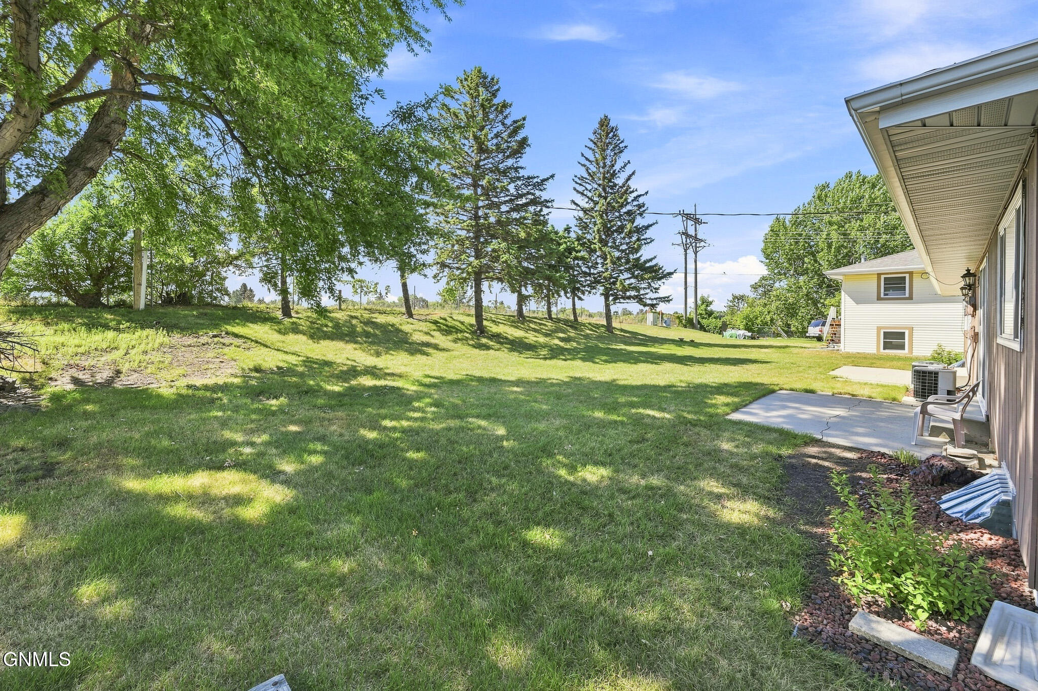 main property photo 50