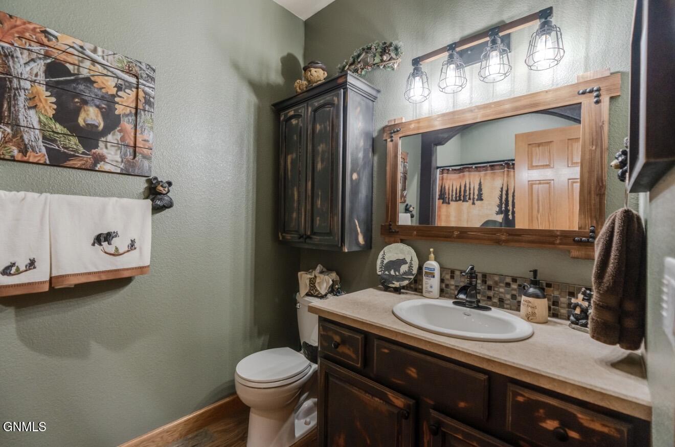 main property photo 13