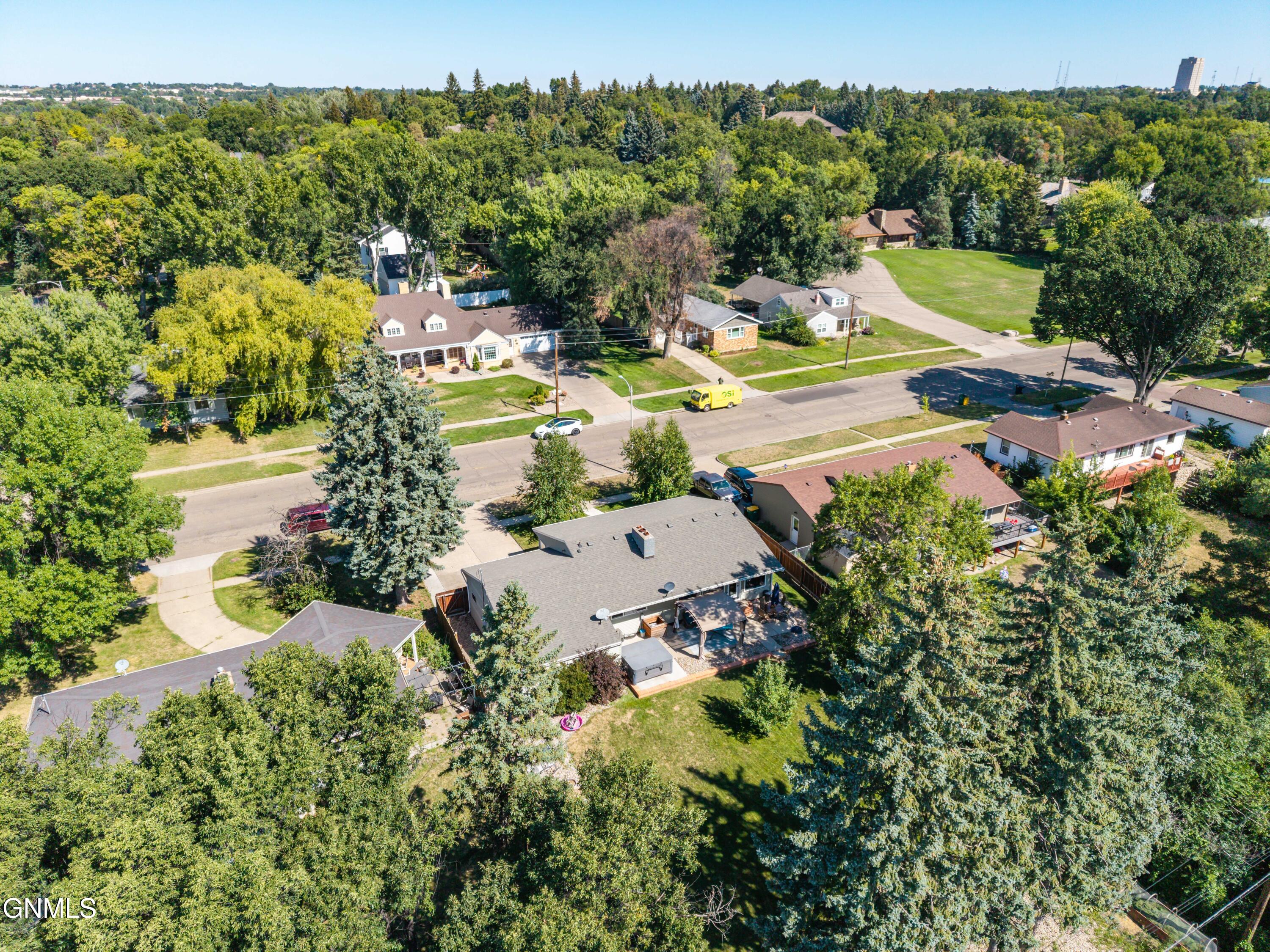 main property photo 35