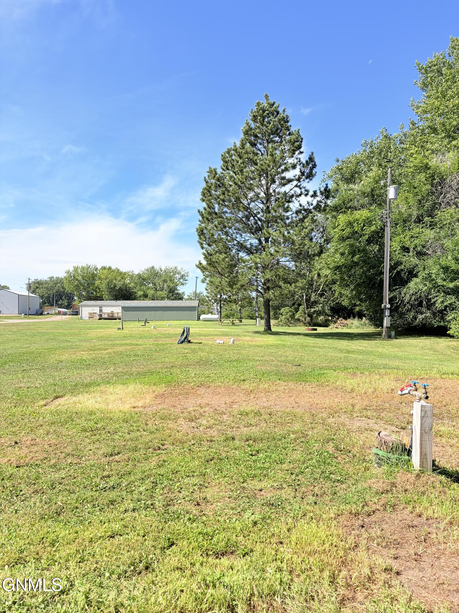 main property photo 18