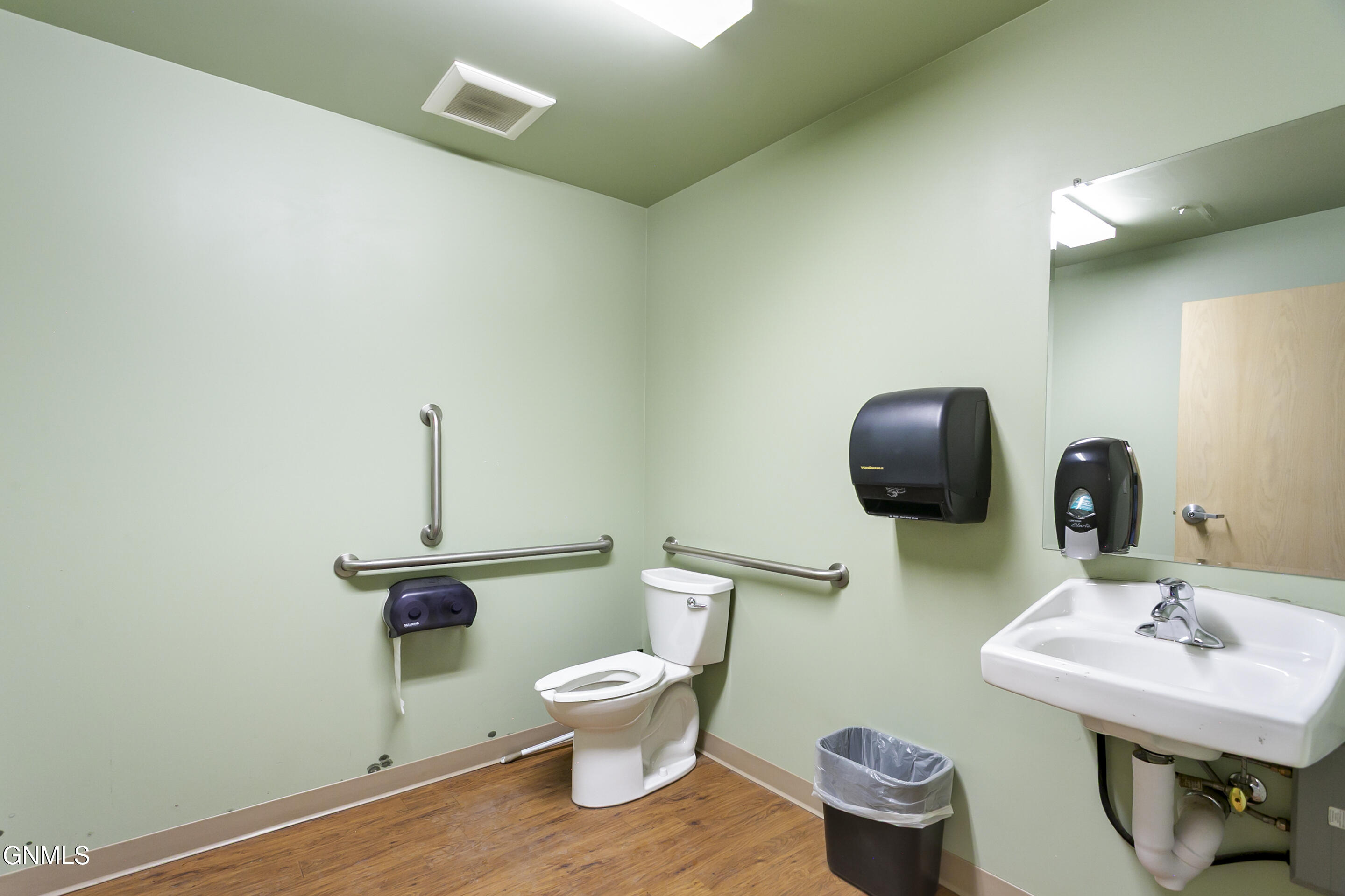 main property photo 15