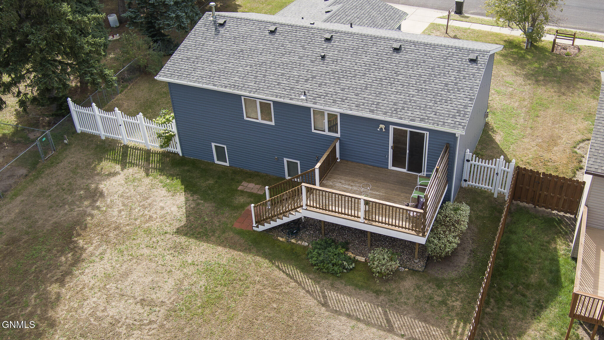 main property photo 41