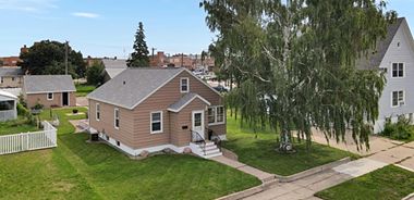 image of property with 4 Bed | 2 Bath | 1,633 Sqft