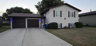 image of property with 4 Bed | 2 Bath | 1,776 Sqft