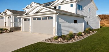image of property with 4 Bed | 3 Bath | 2,405 Sqft