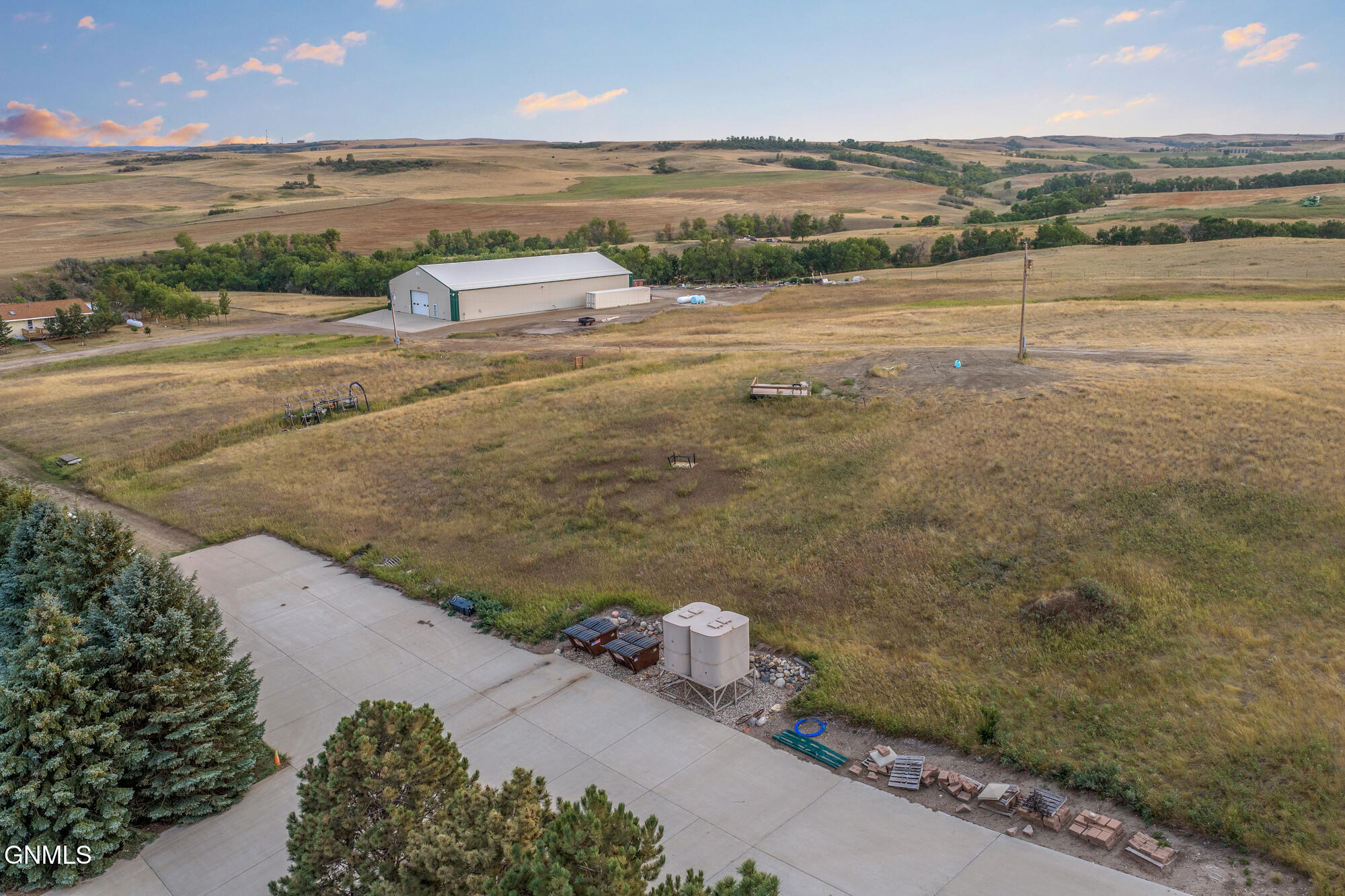 main property photo 12