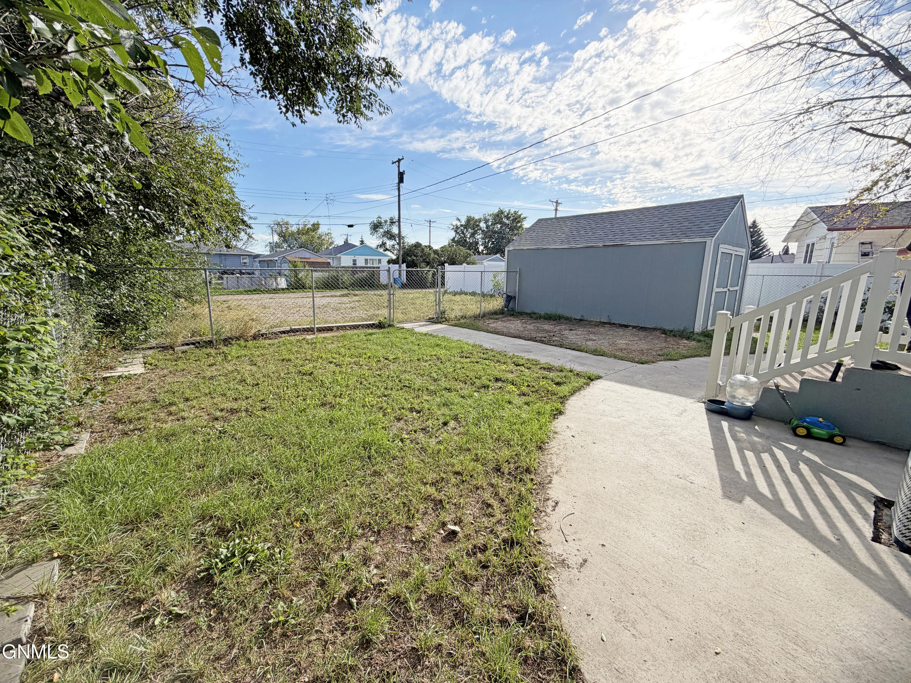 main property photo 15
