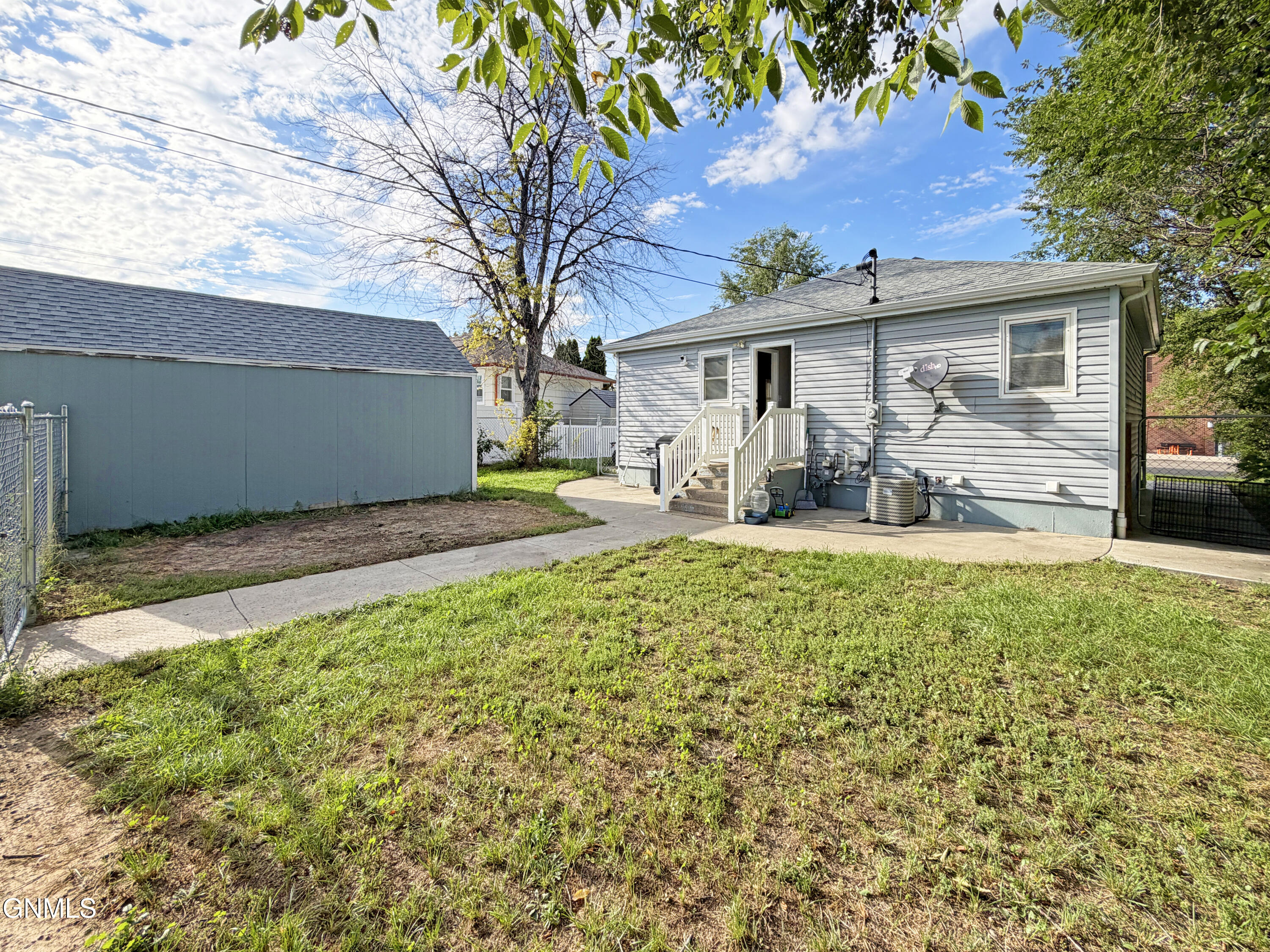 main property photo 16