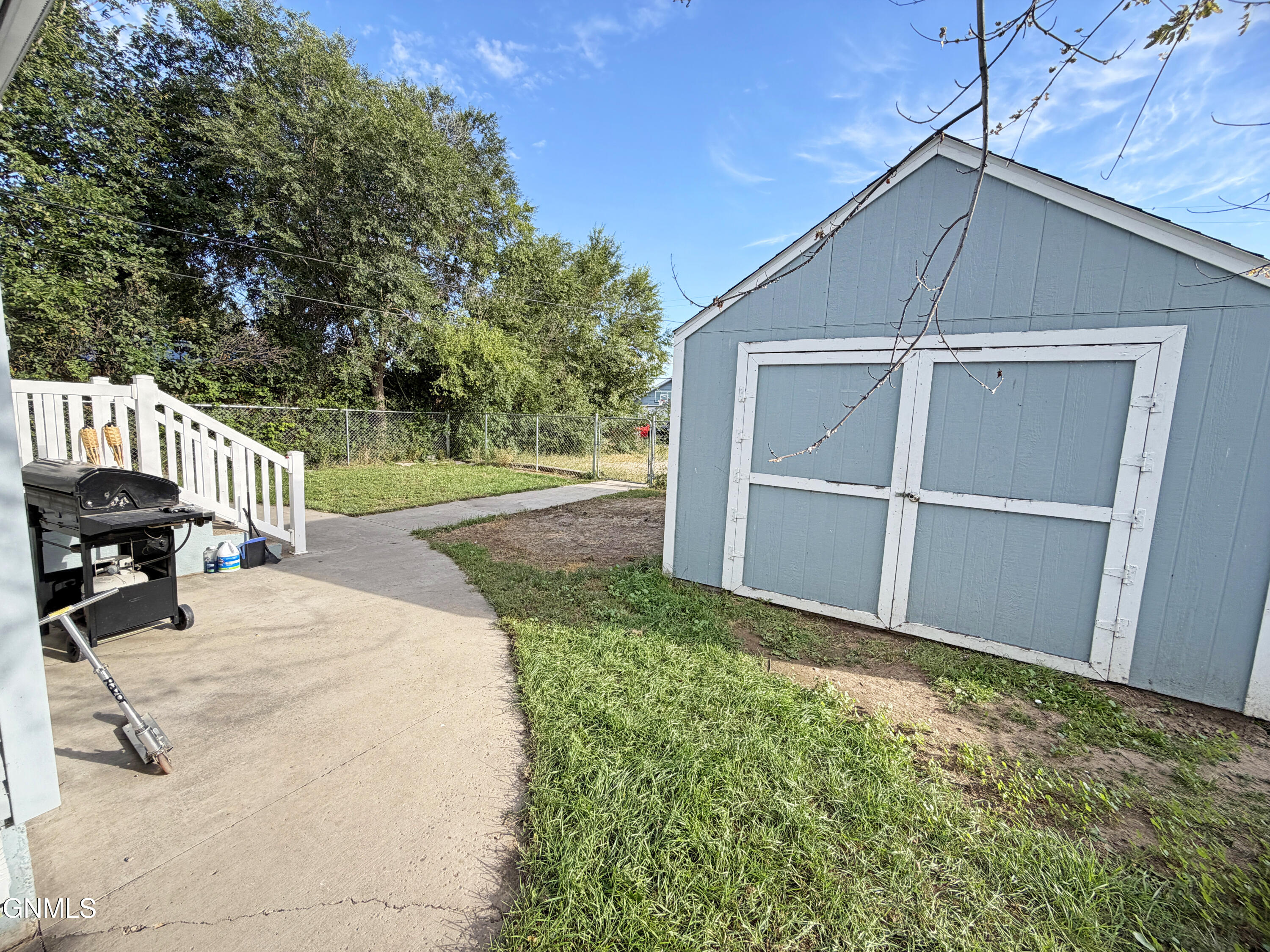 main property photo 18