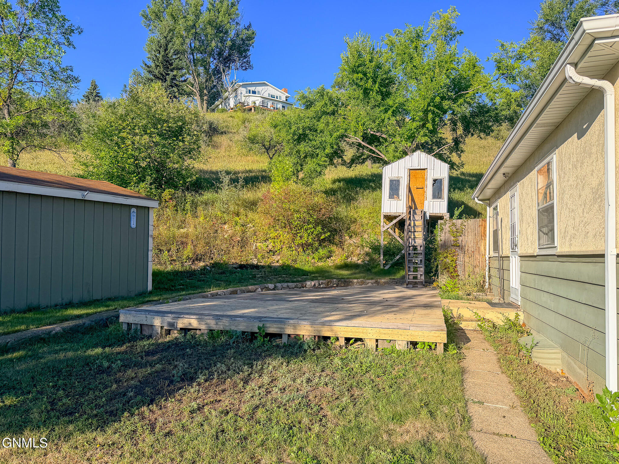 main property photo 33