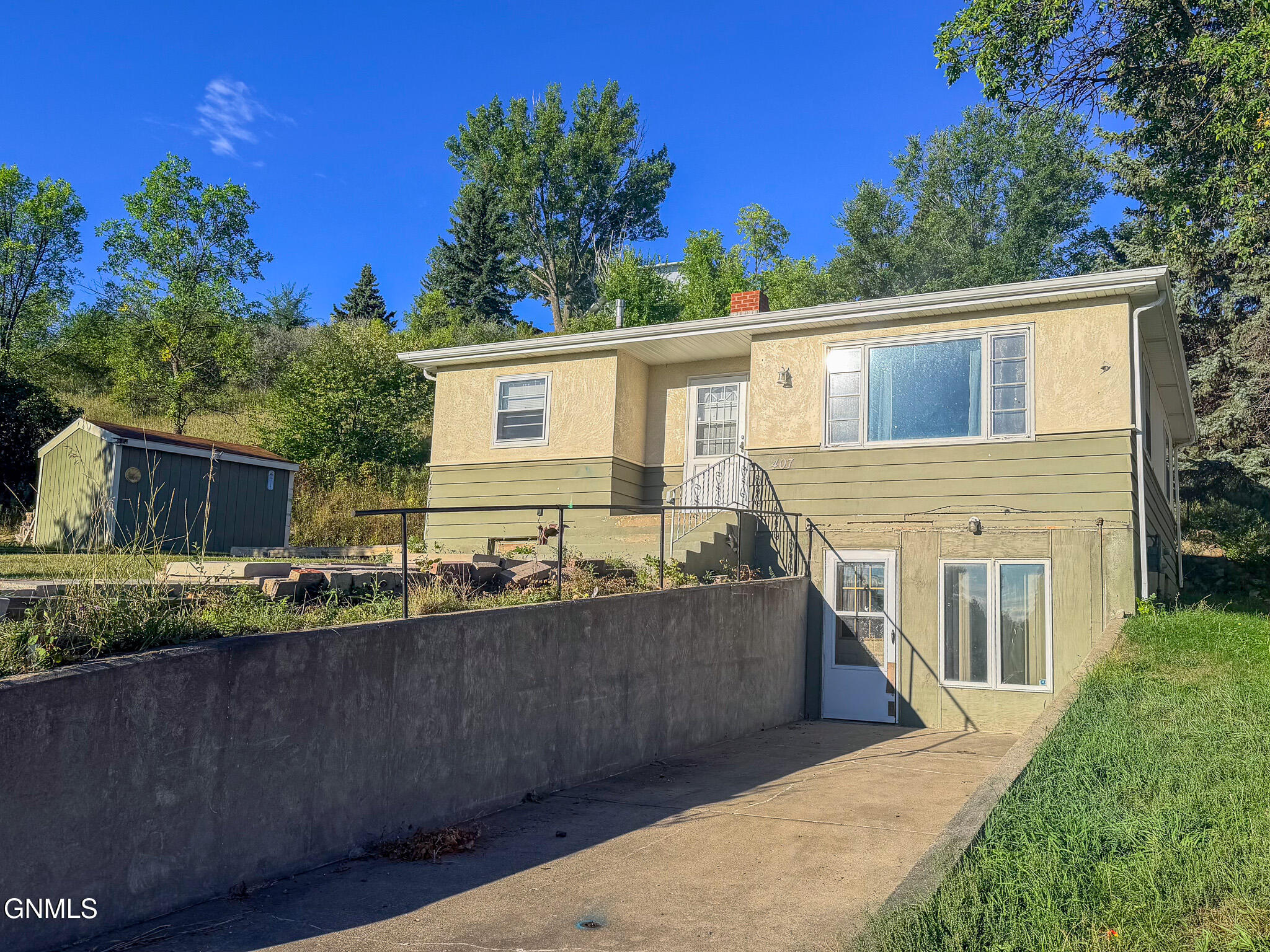 main property photo 34