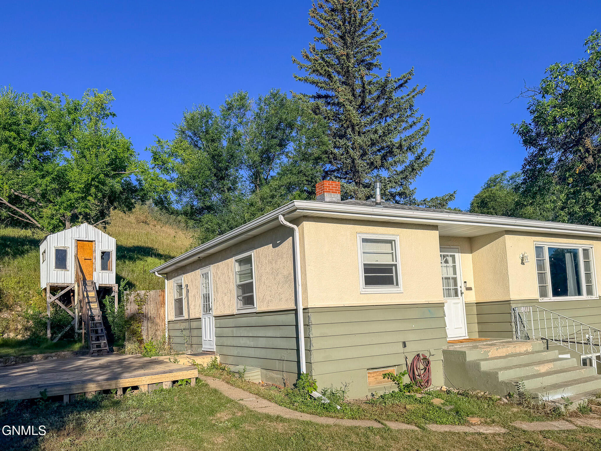 main property photo 41