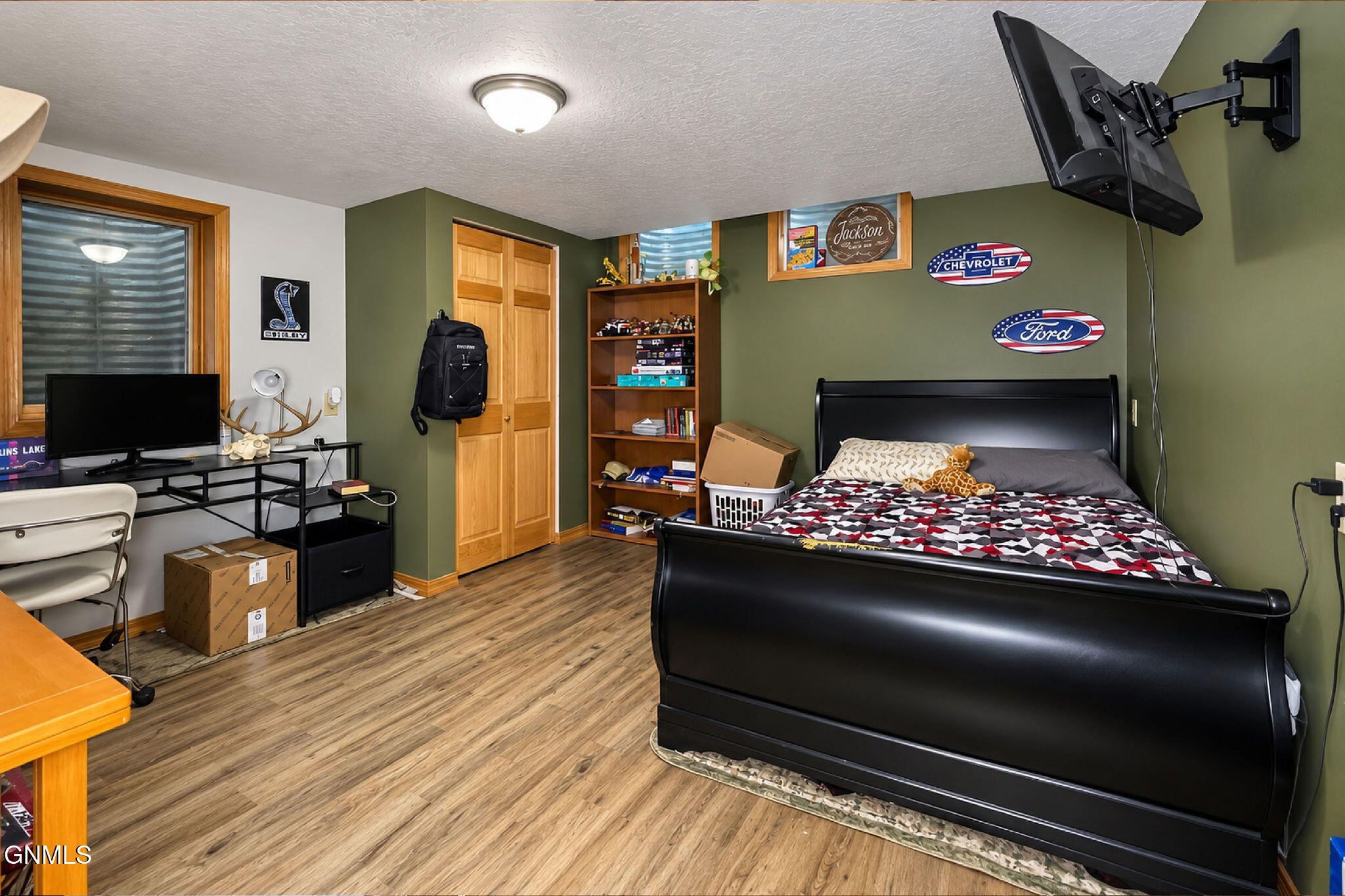 main property photo 36