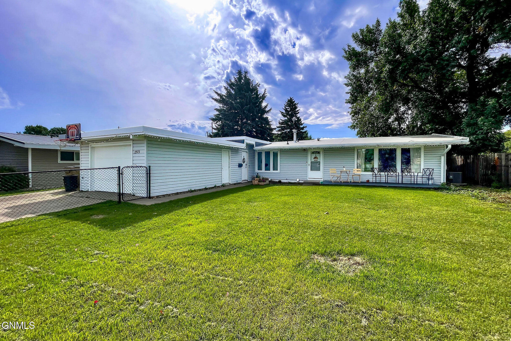 main property photo 4