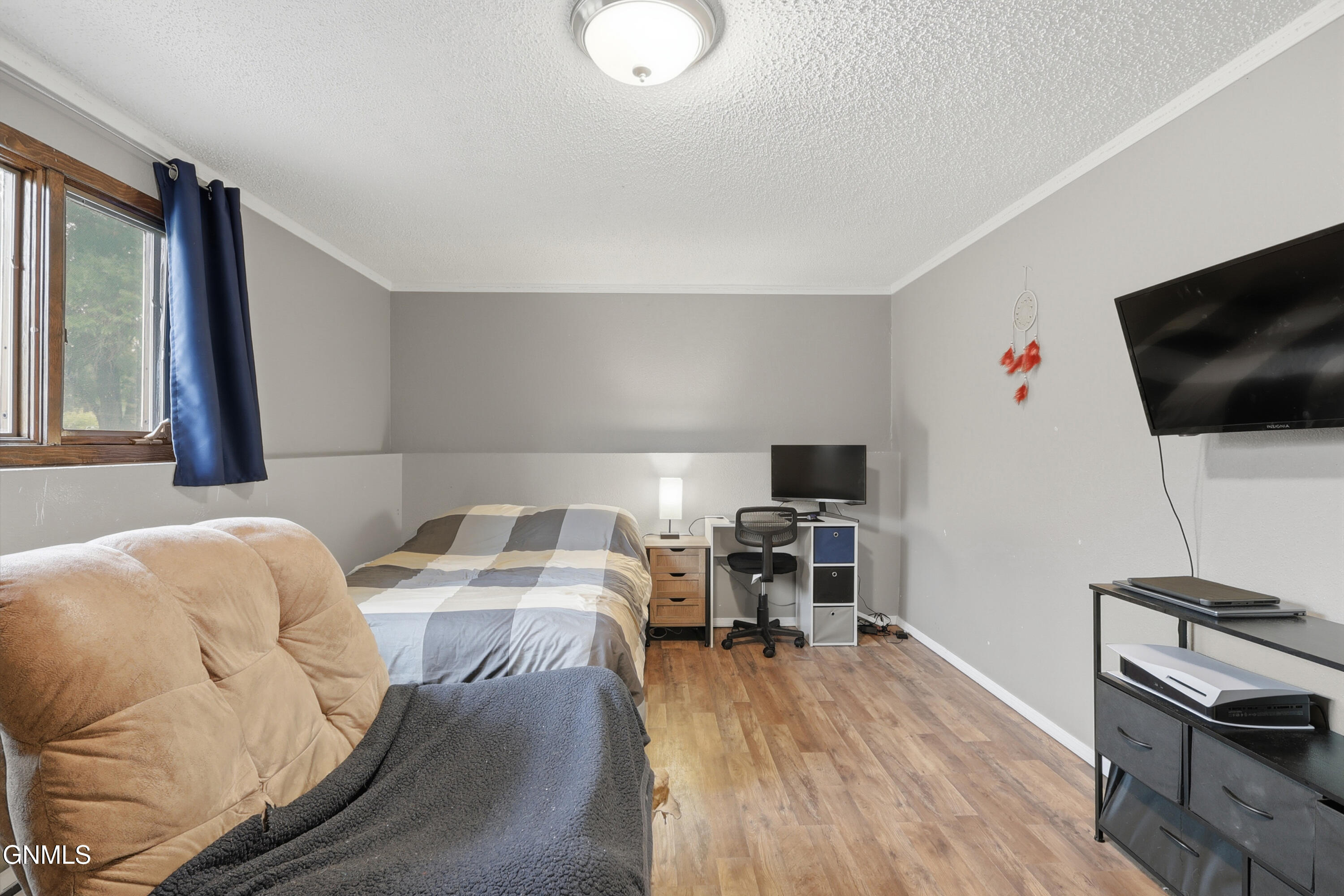 main property photo 30