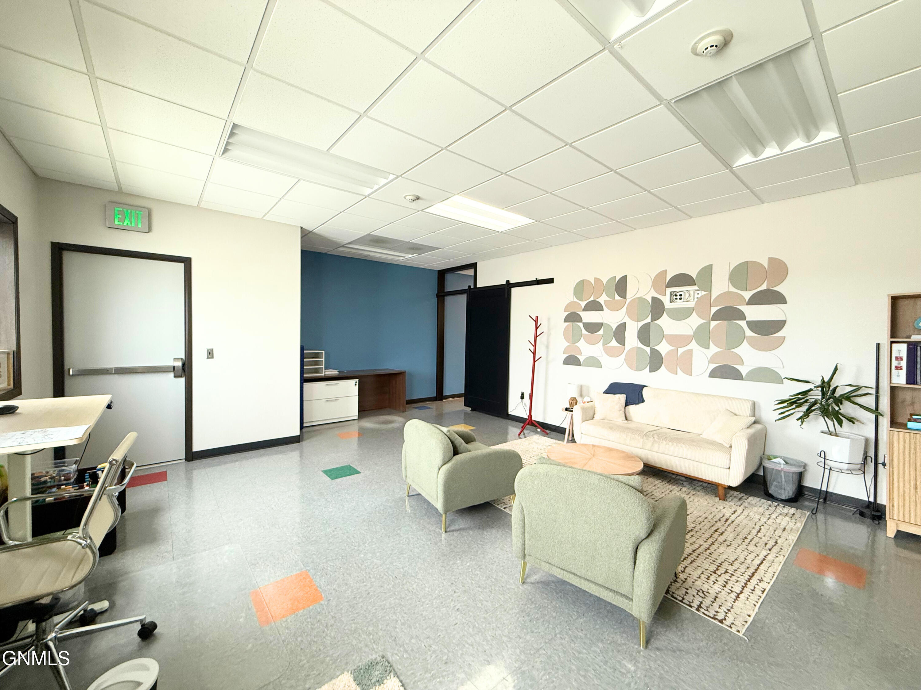 main property photo 23
